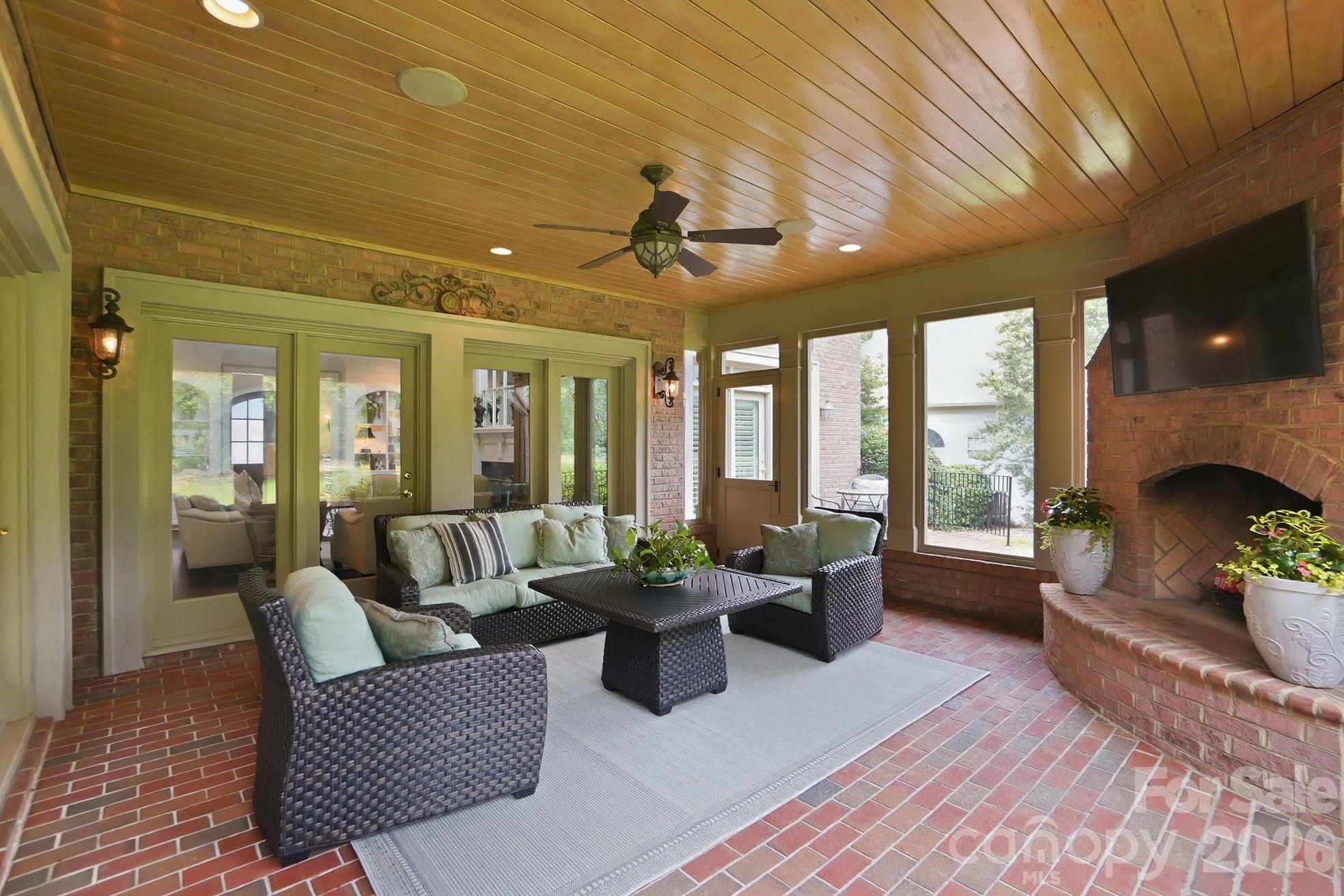 7101 Seton House Lane — Charlotte