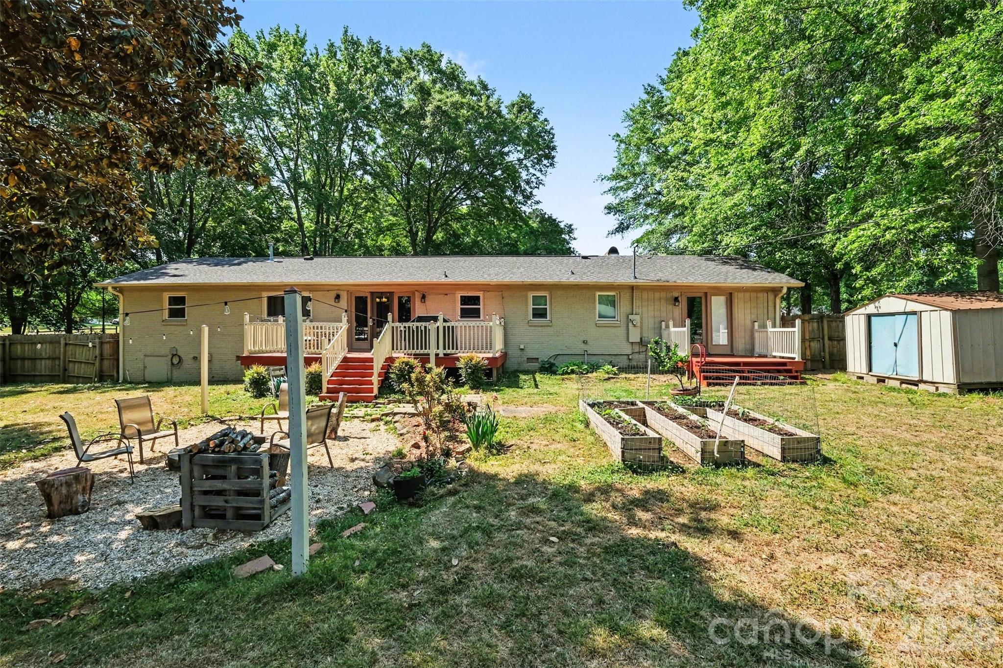 3950 Rocky River Place — Harrisburg
