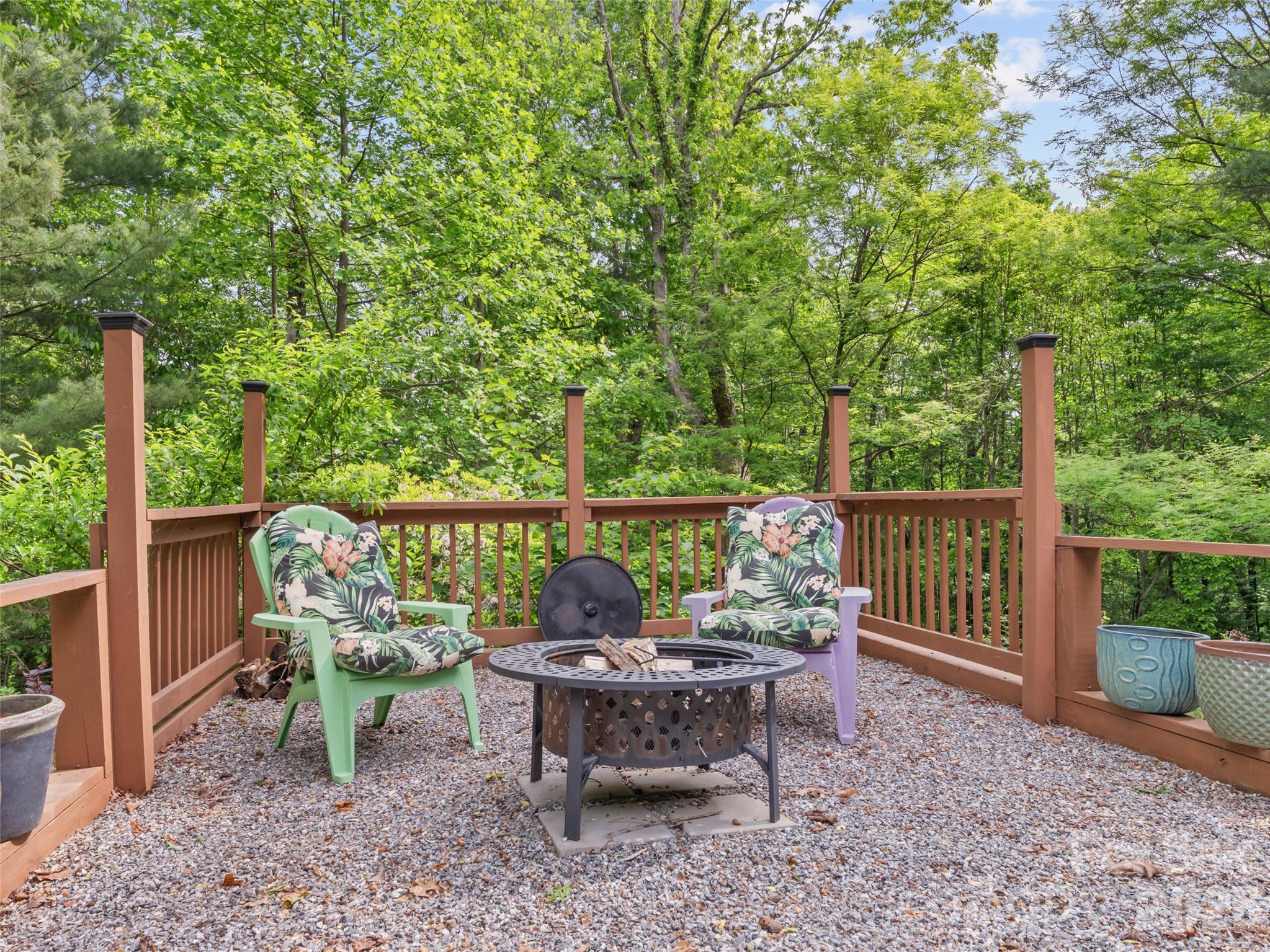 103 Old Southside Road — Saluda