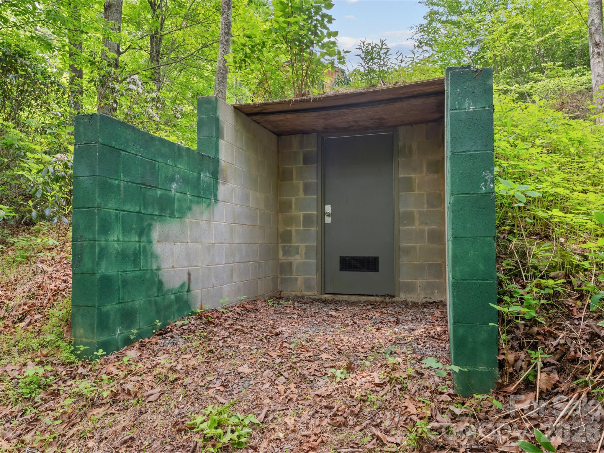103 Old Southside Road — Saluda