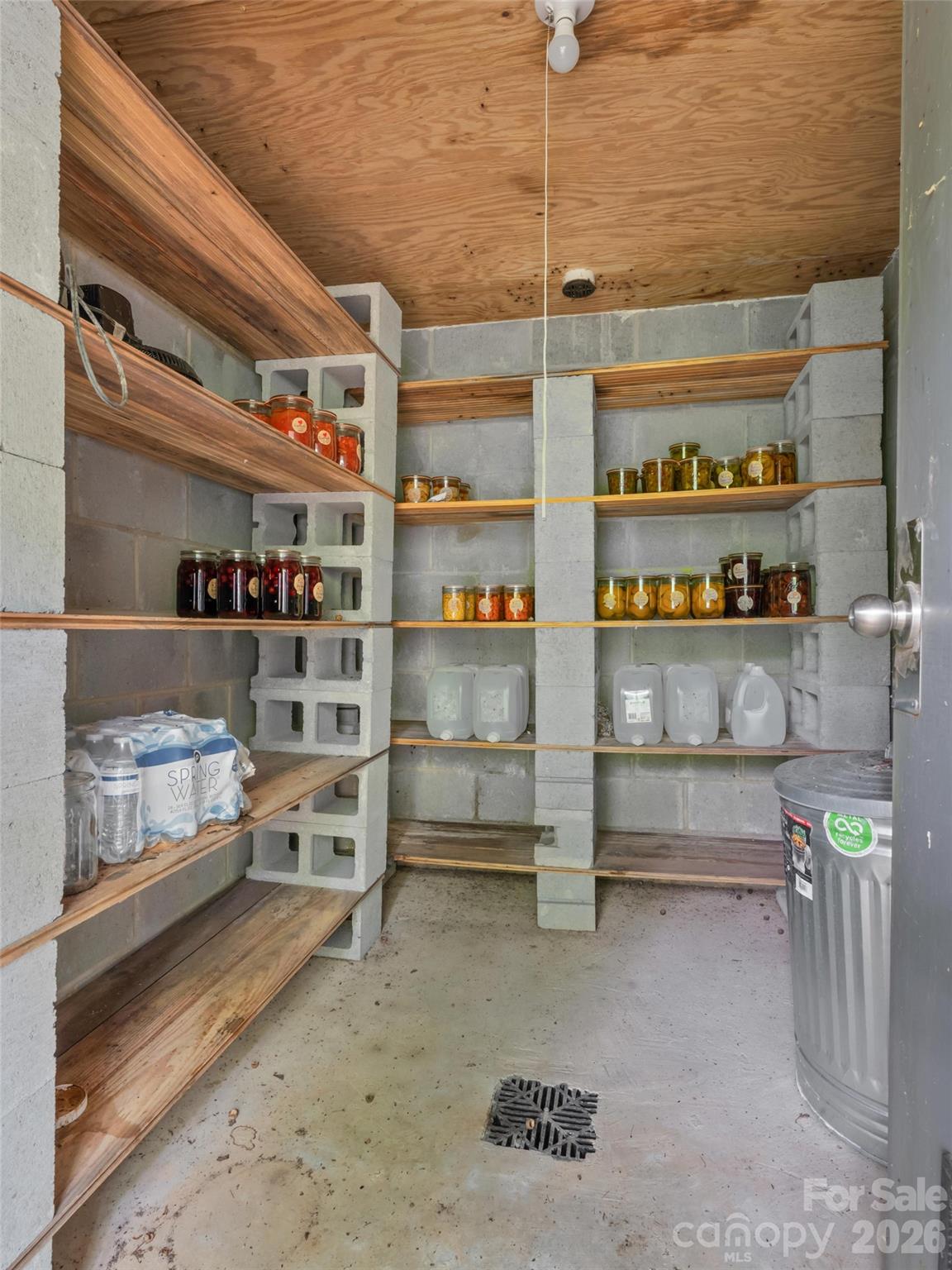 103 Old Southside Road — Saluda