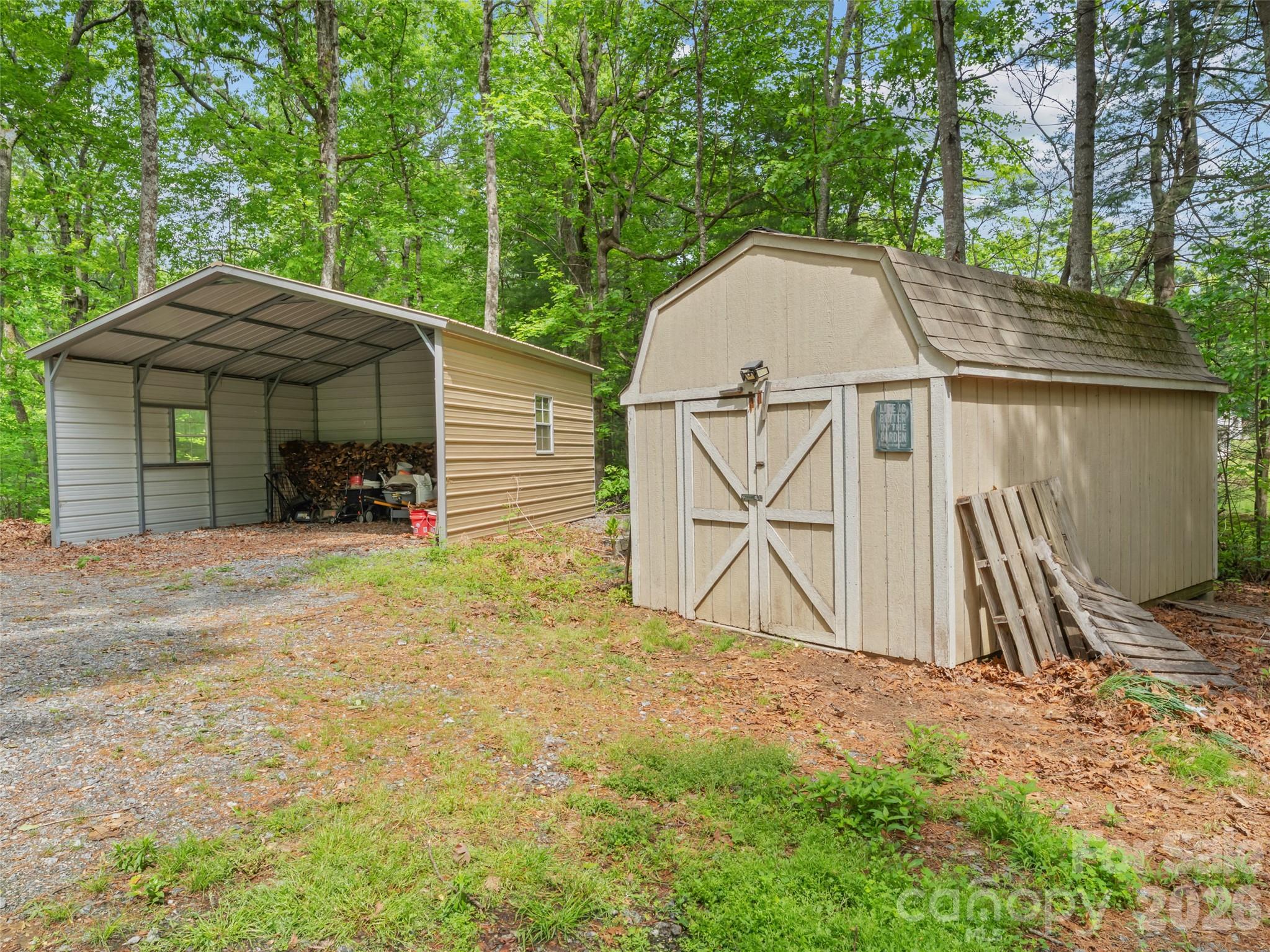 103 Old Southside Road — Saluda