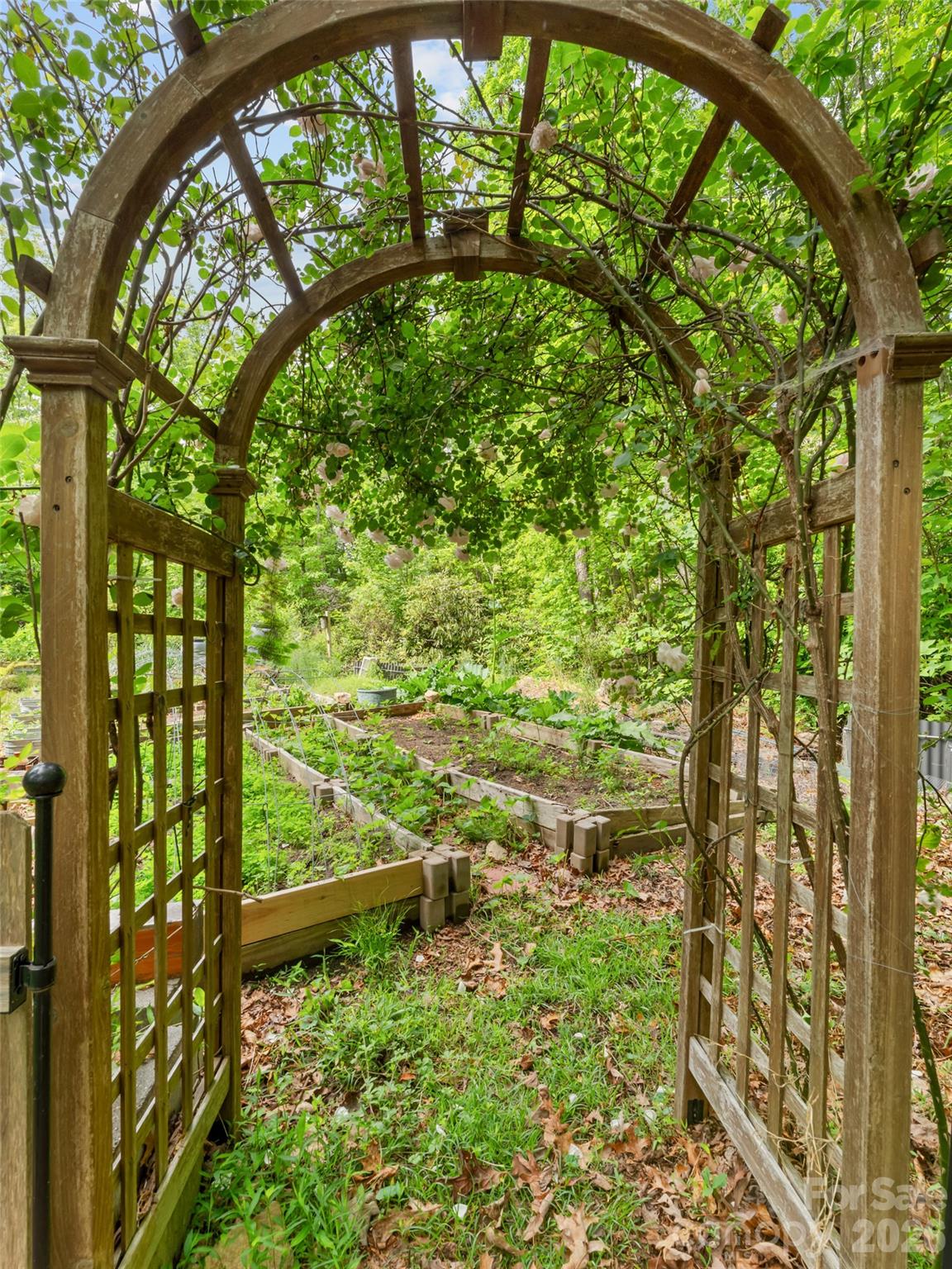 103 Old Southside Road — Saluda