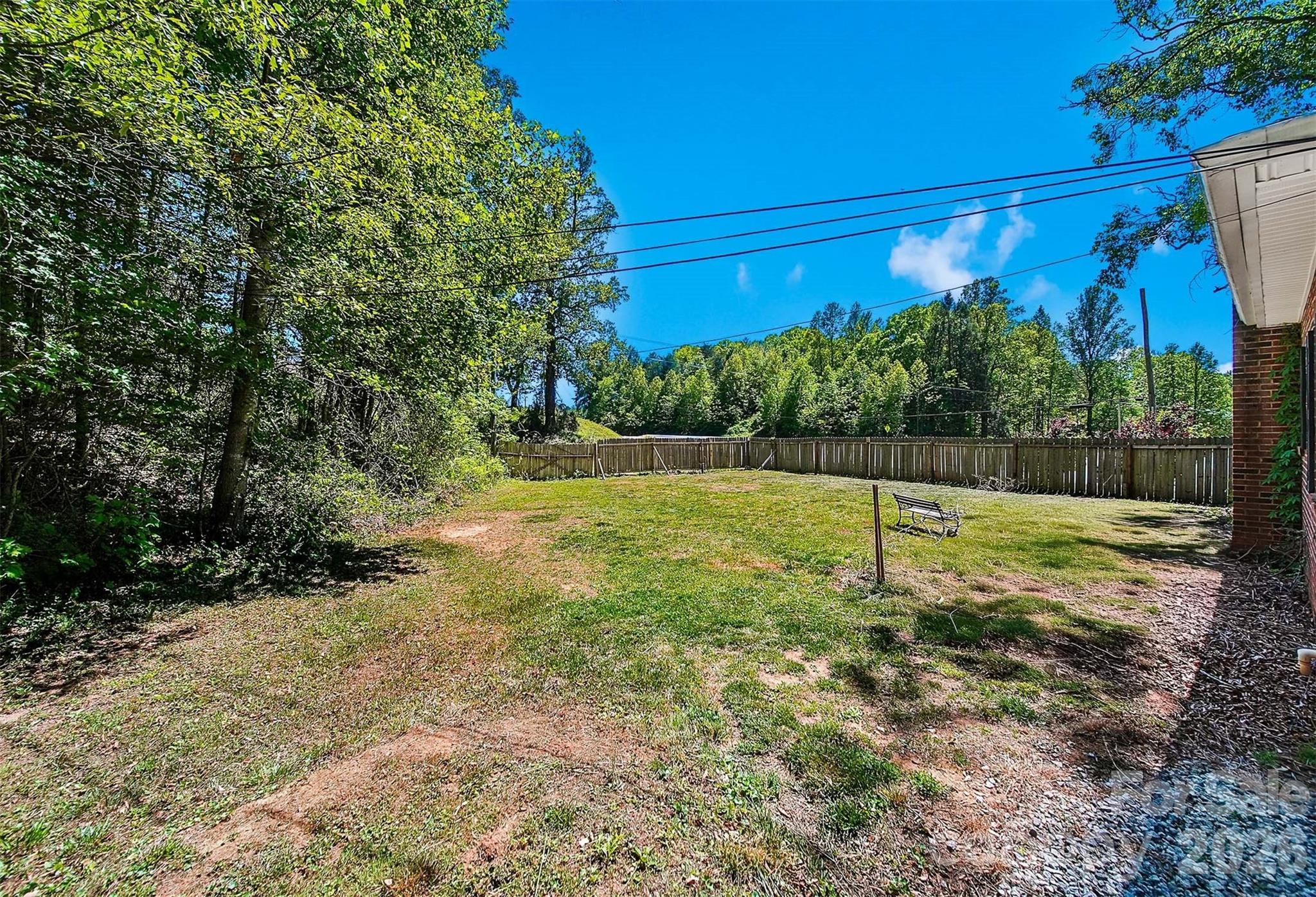 1822 Blowing Rock Boulevard — Lenoir