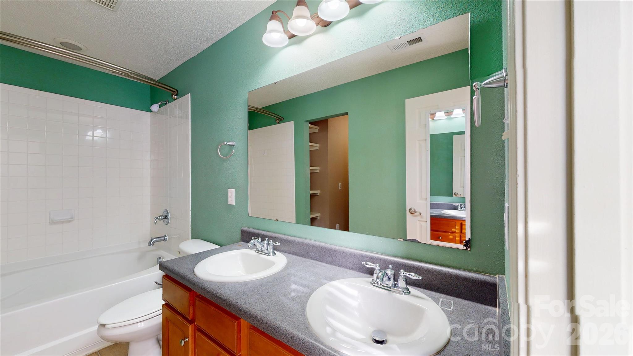 4219 Shasta Circle — Clover