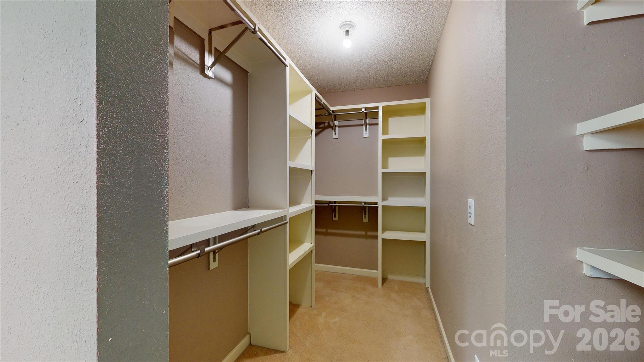 4219 Shasta Circle — Clover