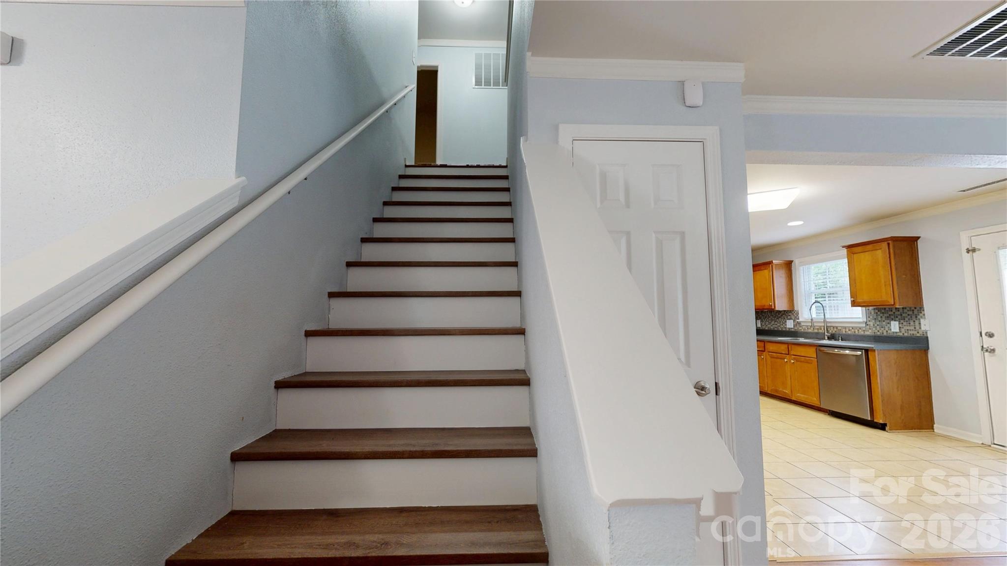 4219 Shasta Circle — Clover