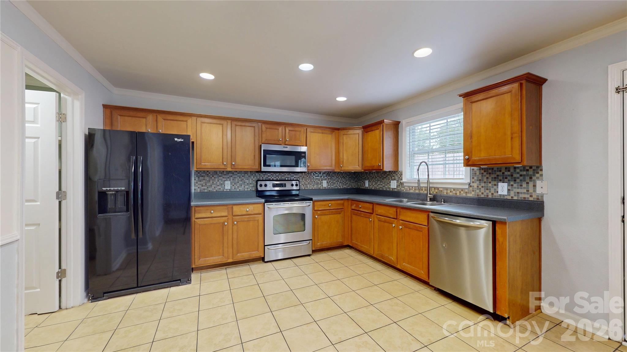 4219 Shasta Circle — Clover