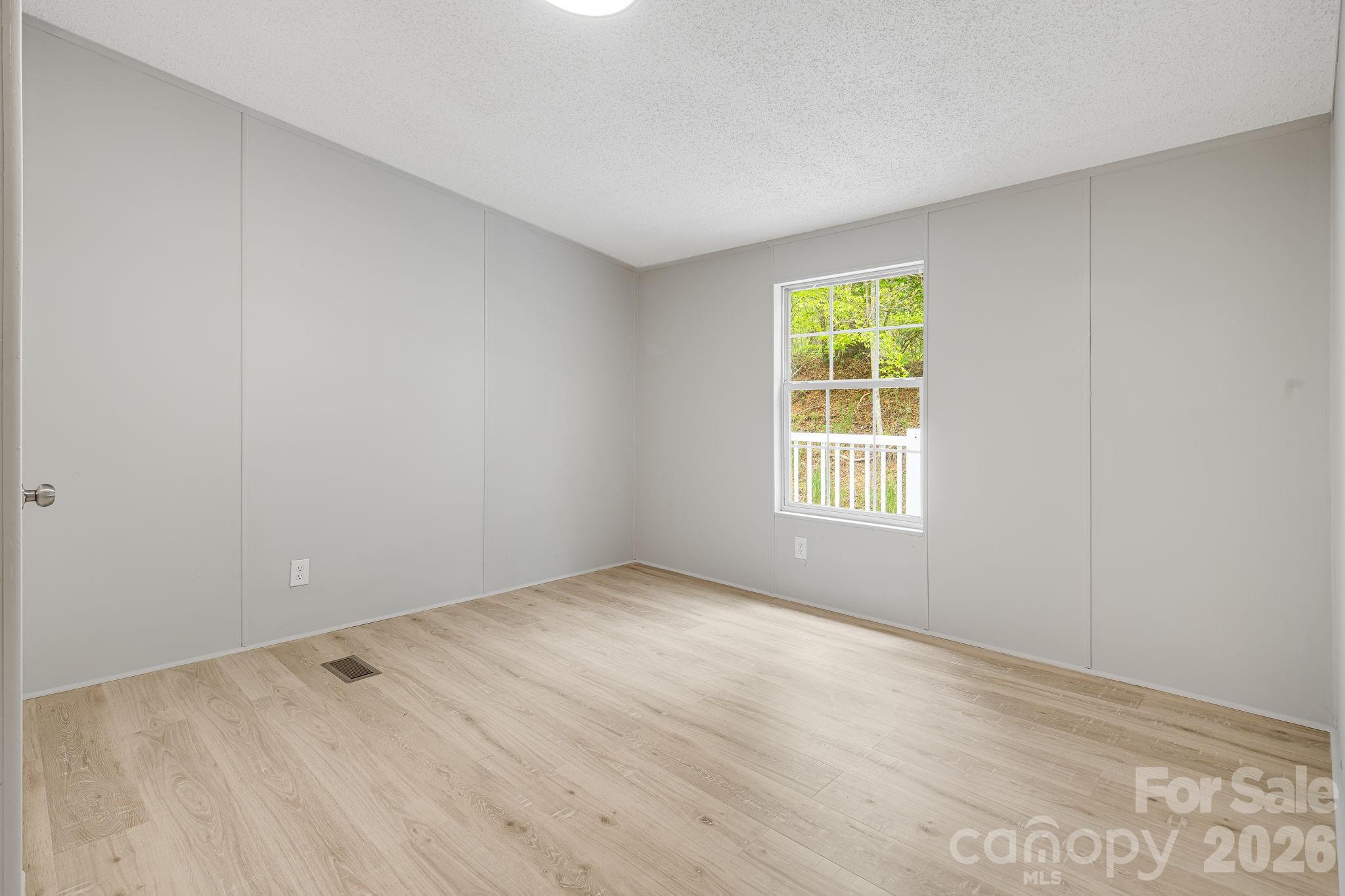 90 High Point Road — Weaverville
