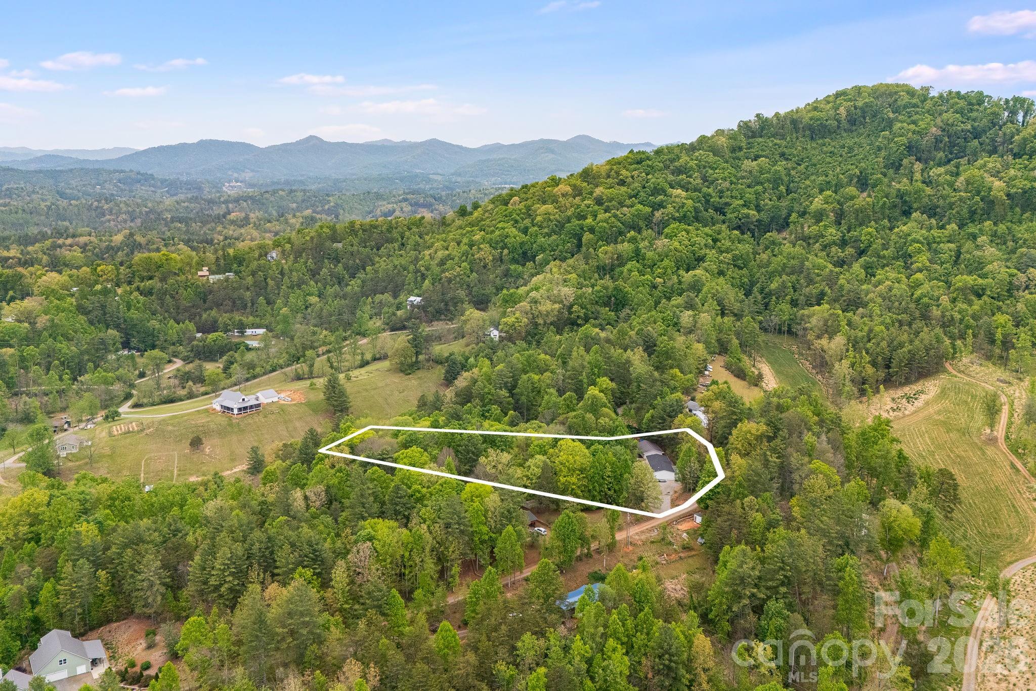 90 High Point Road — Weaverville