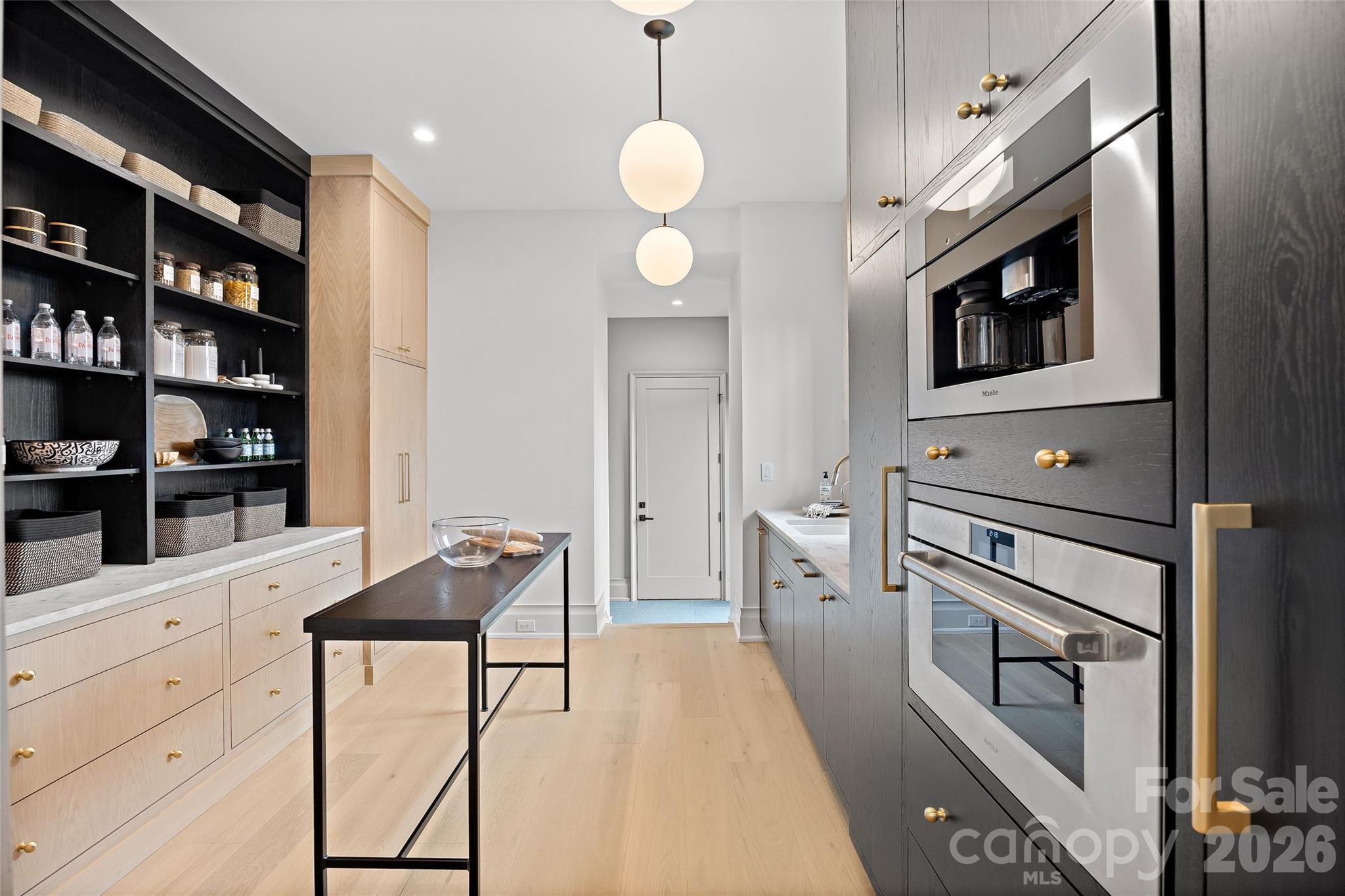 4111 Columbine Circle — Charlotte