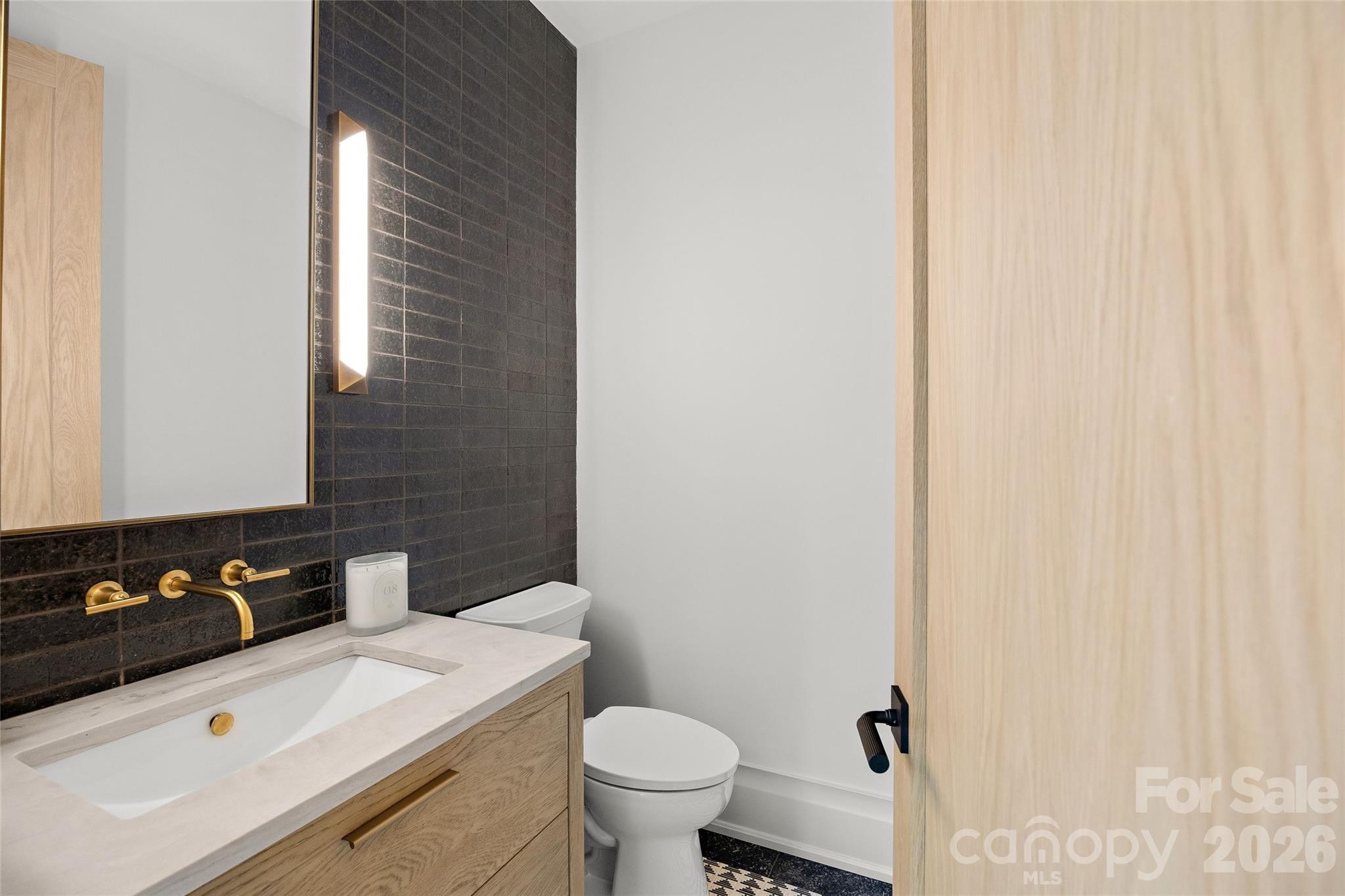 4111 Columbine Circle — Charlotte