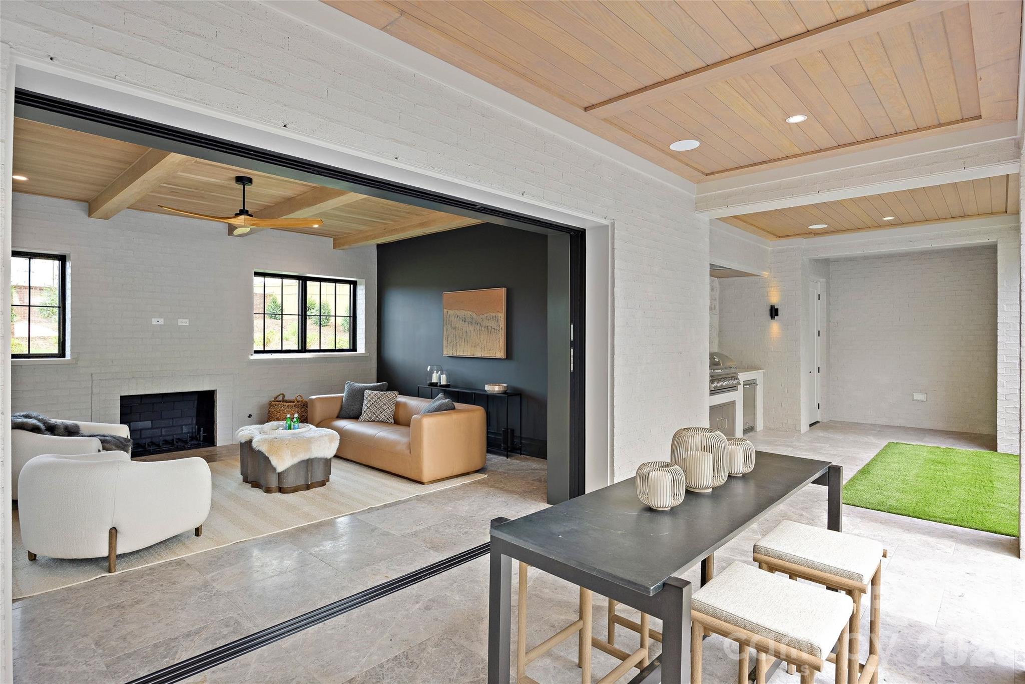 4111 Columbine Circle — Charlotte