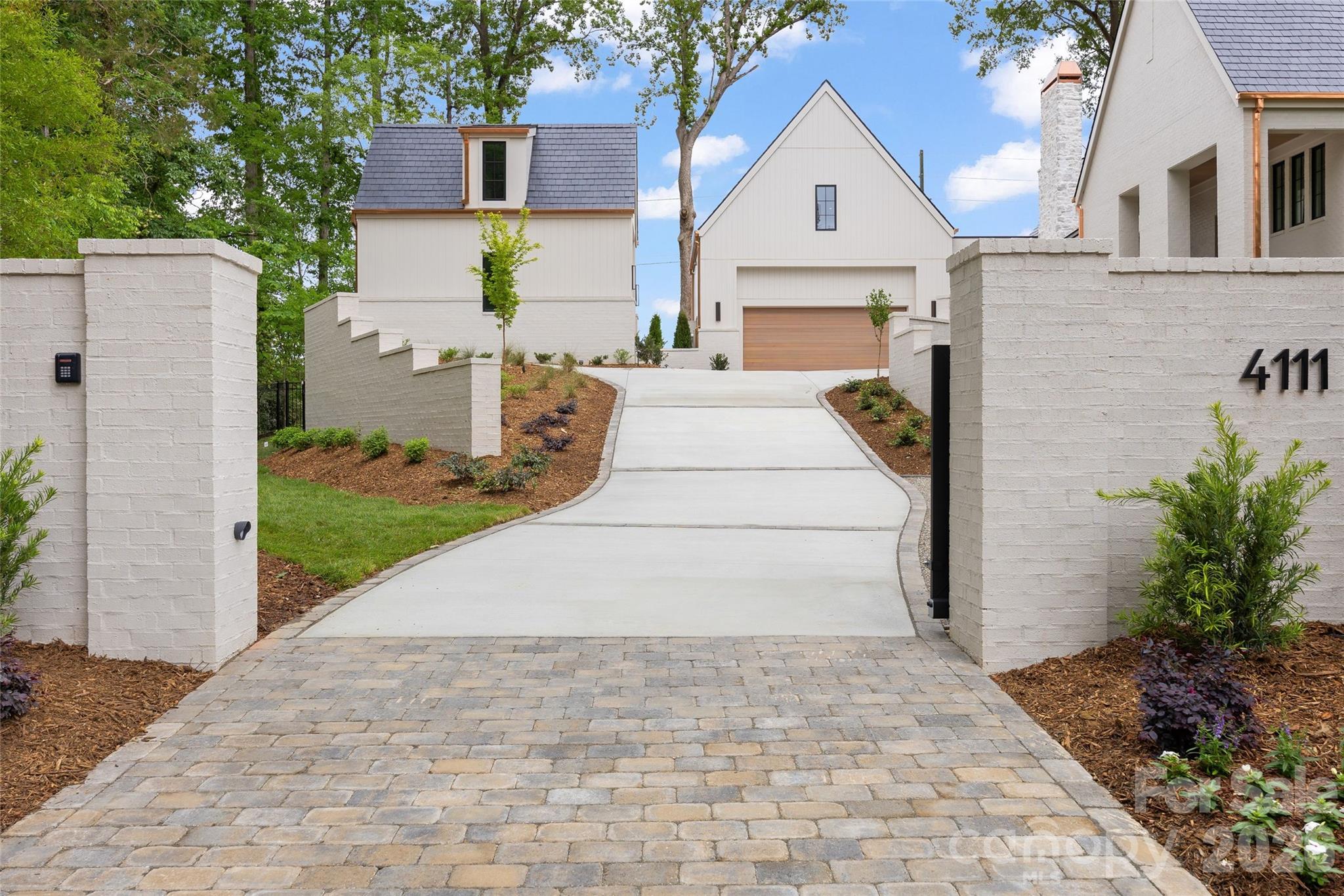 4111 Columbine Circle — Charlotte
