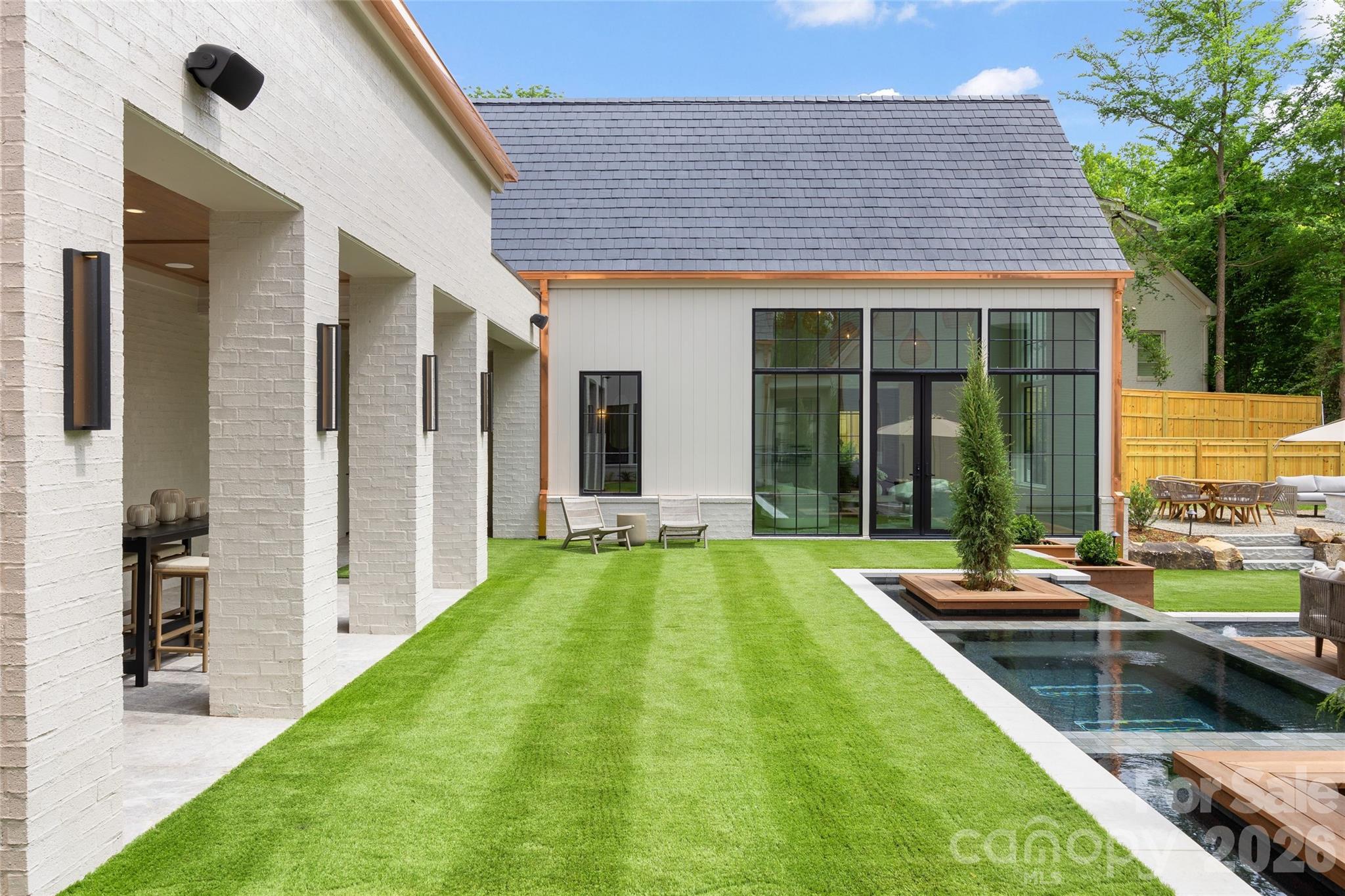 4111 Columbine Circle — Charlotte