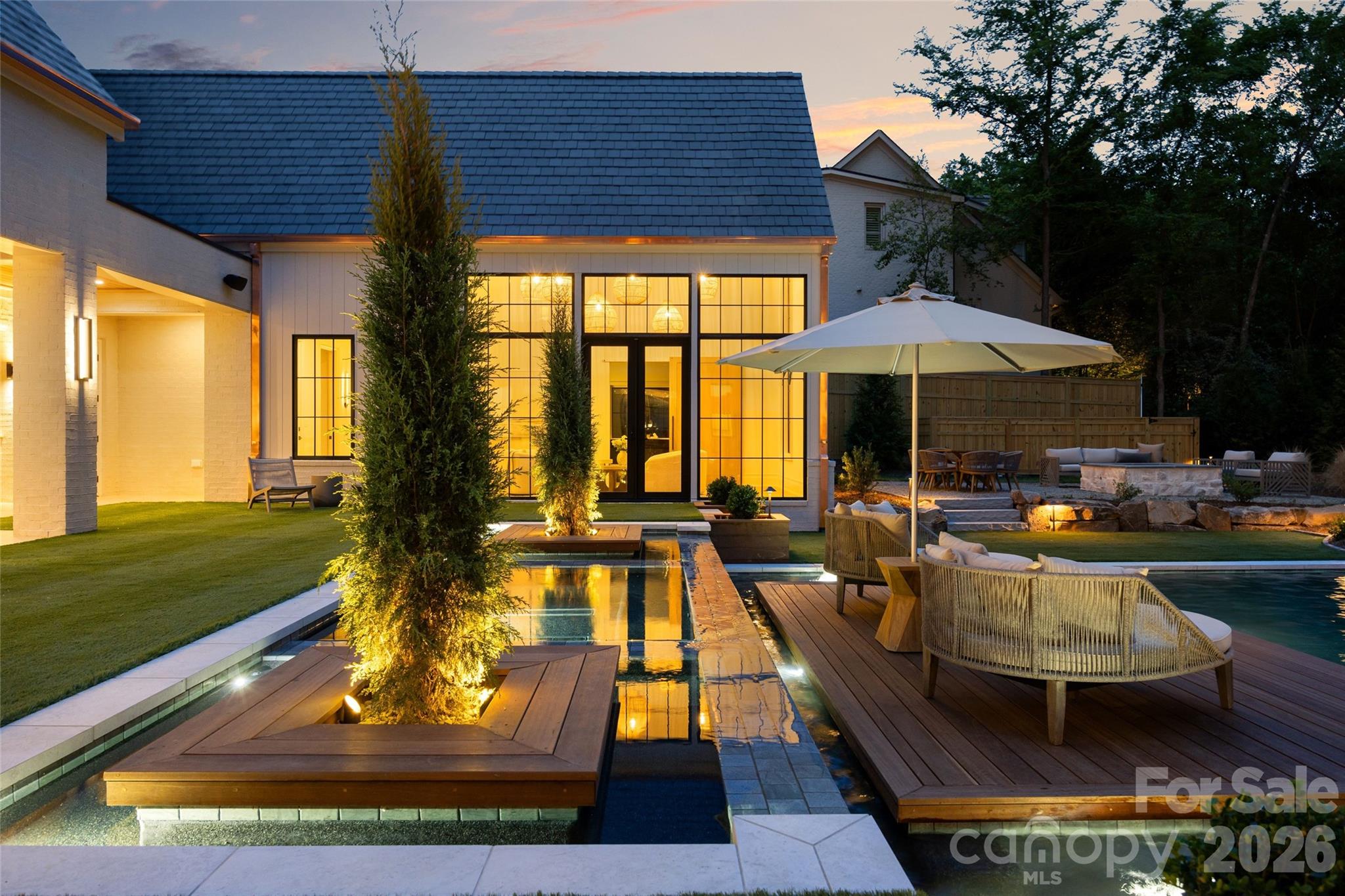 4111 Columbine Circle — Charlotte