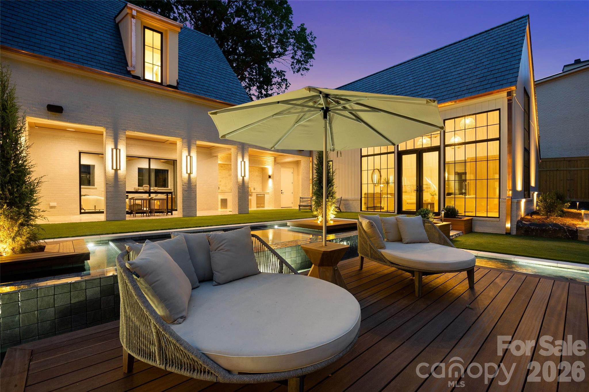 4111 Columbine Circle — Charlotte