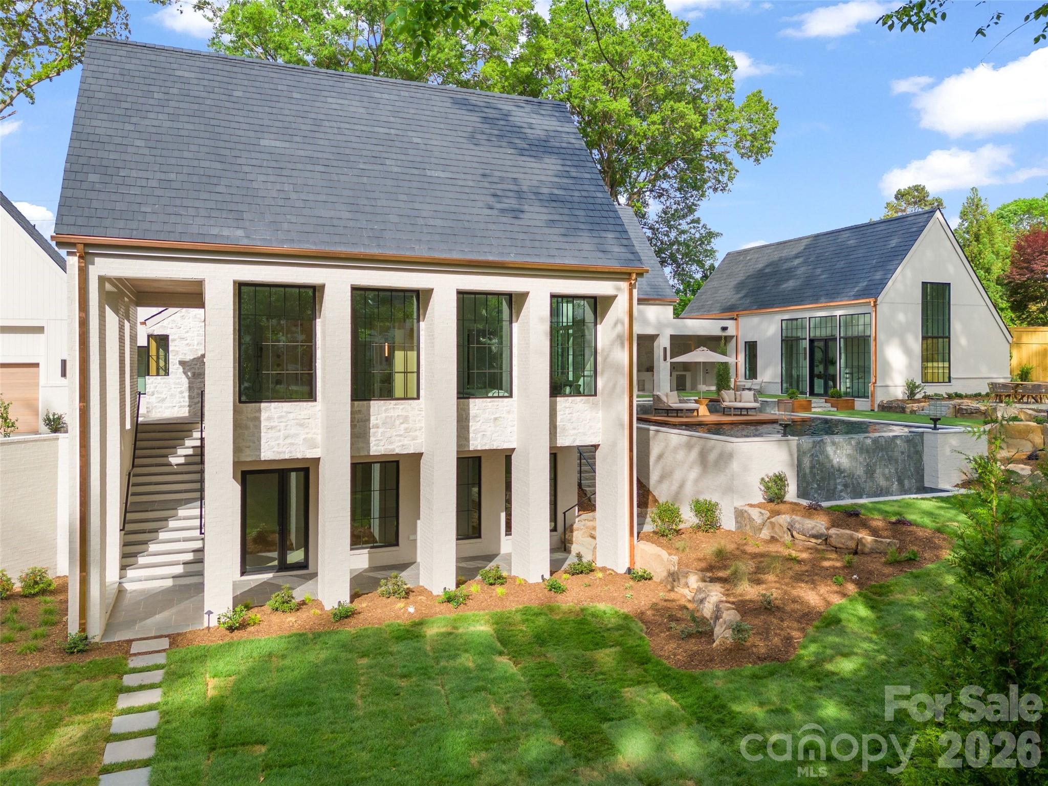 4111 Columbine Circle — Charlotte