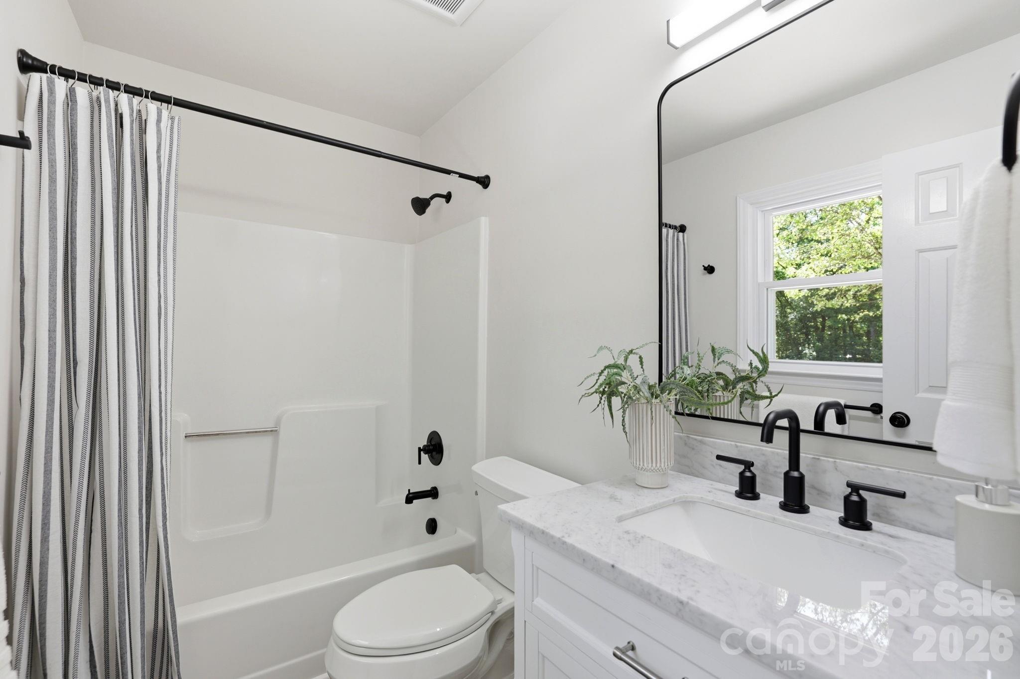 2313 Raccoon Run — Monroe