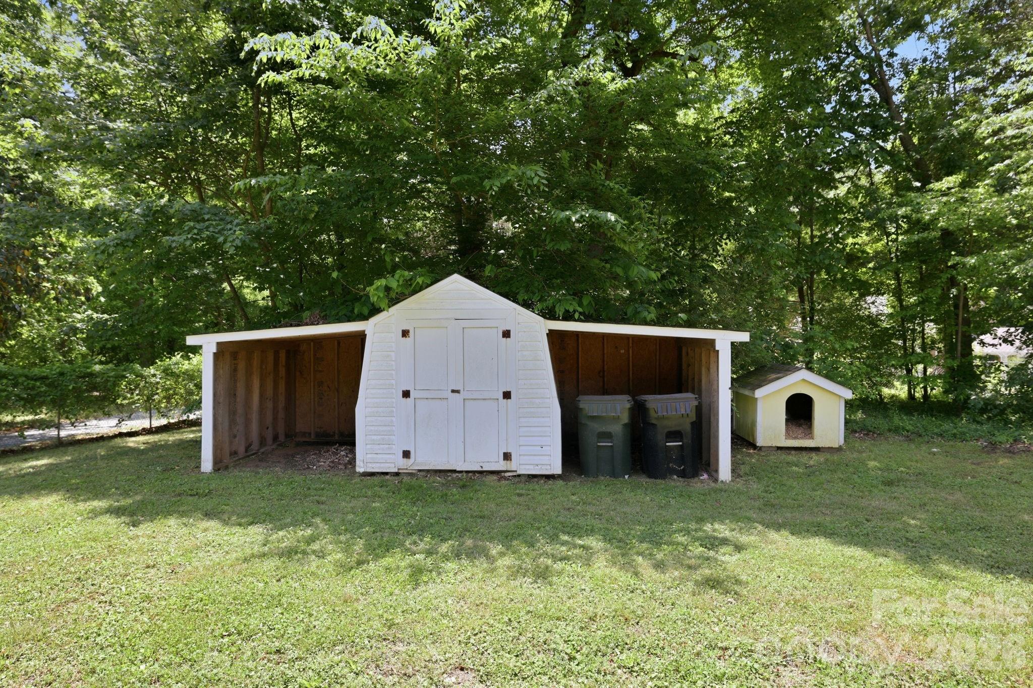 2313 Raccoon Run — Monroe