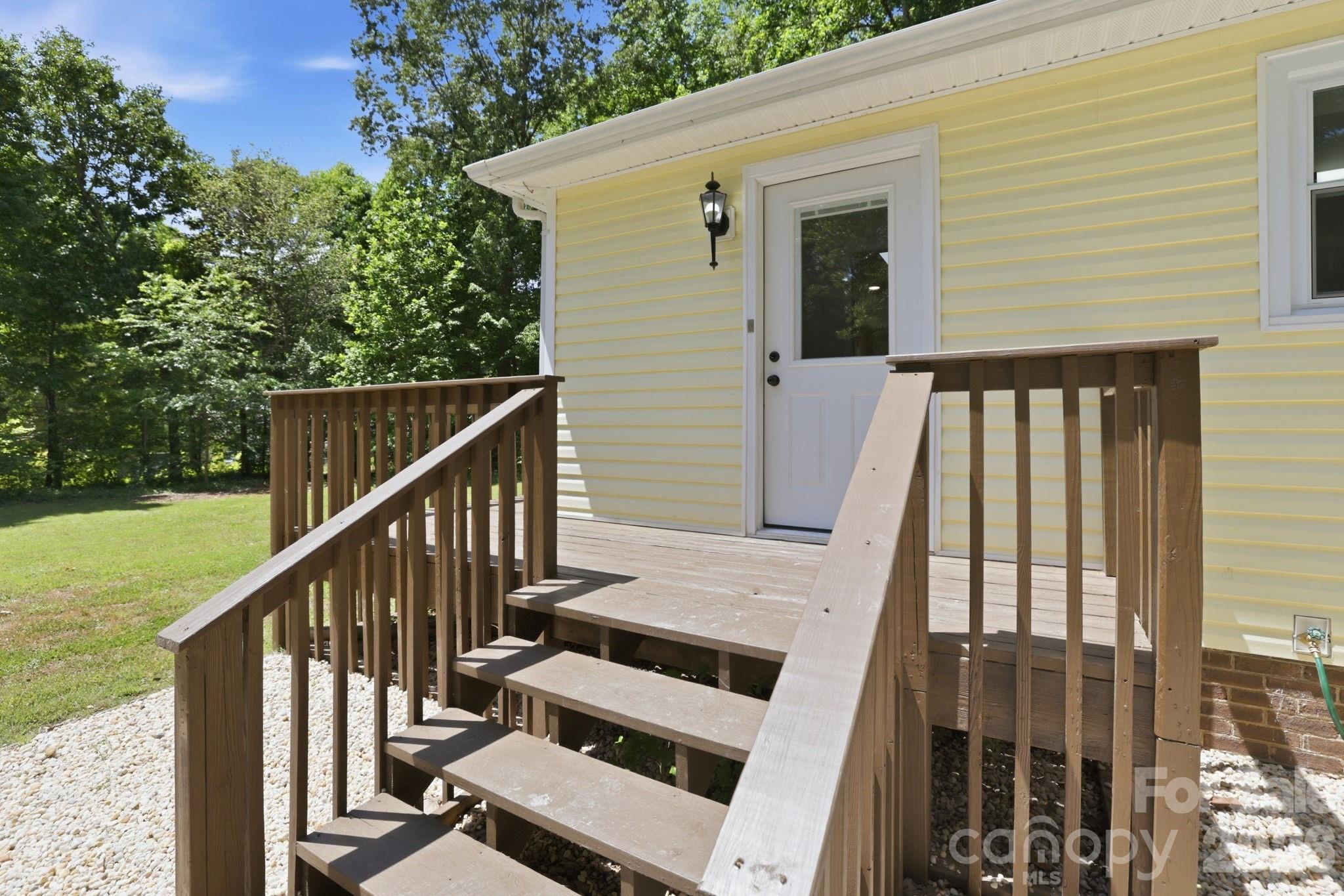 2313 Raccoon Run — Monroe