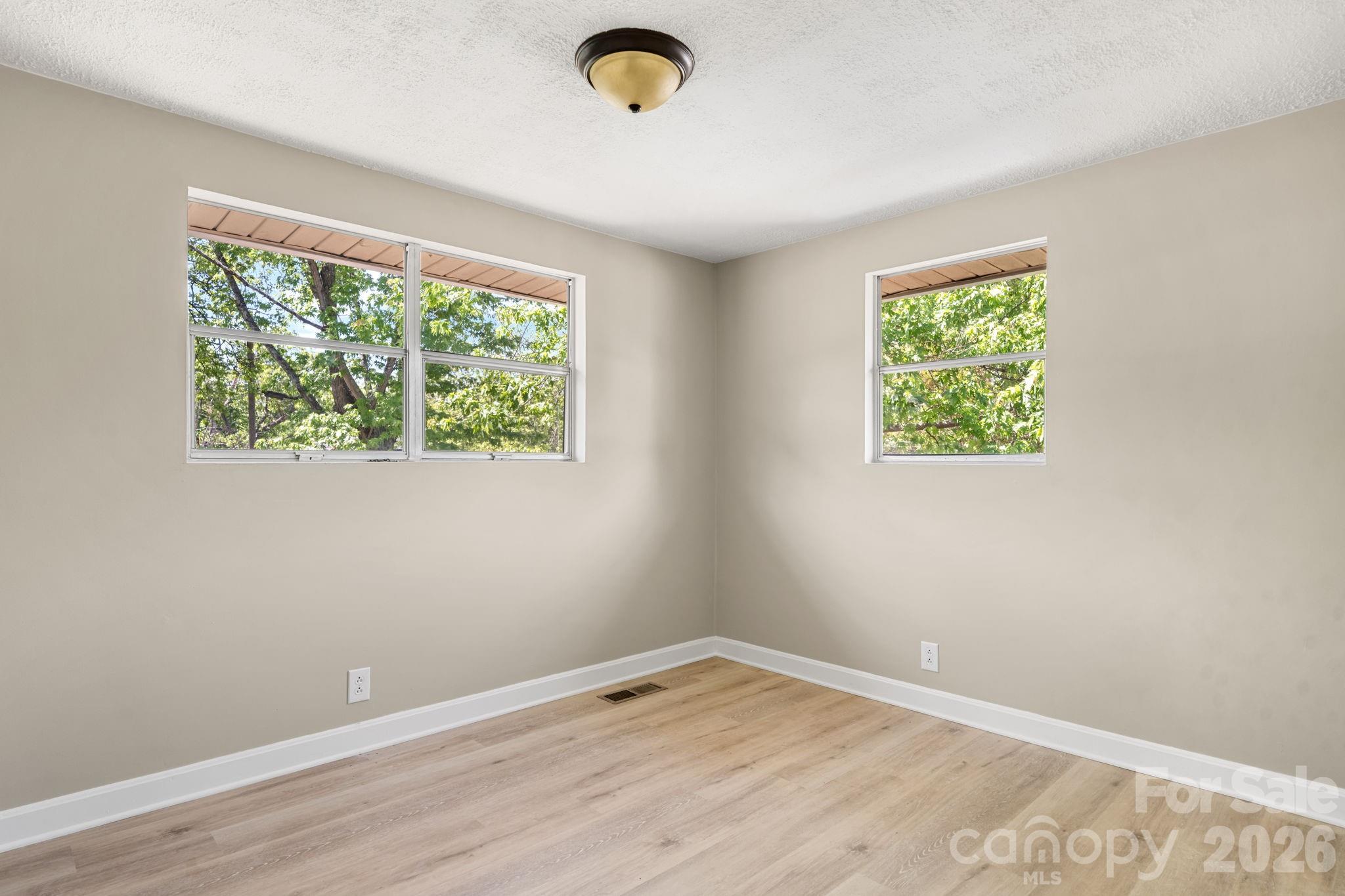 508 South Avenue SW — Valdese