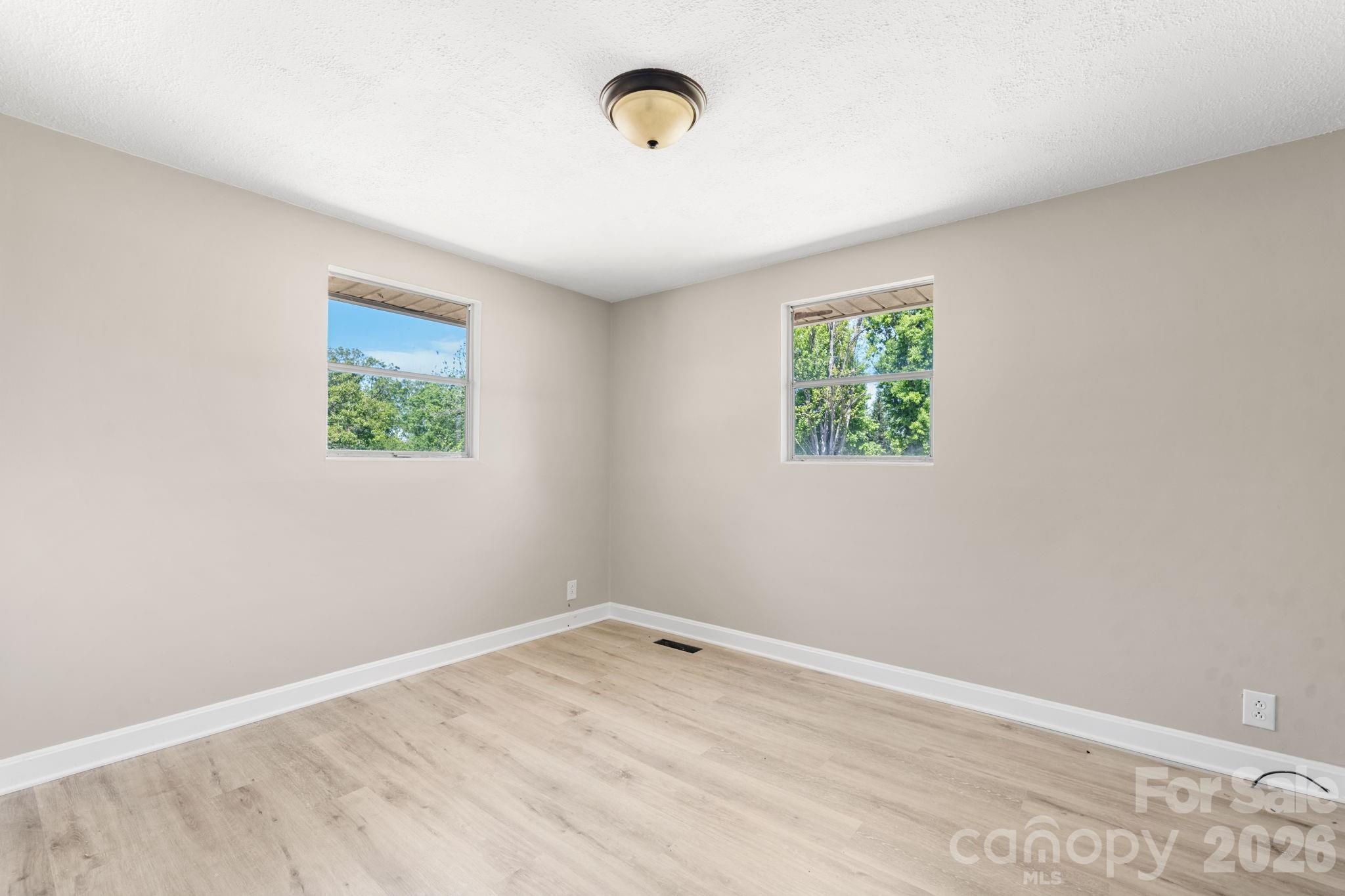 508 South Avenue SW — Valdese
