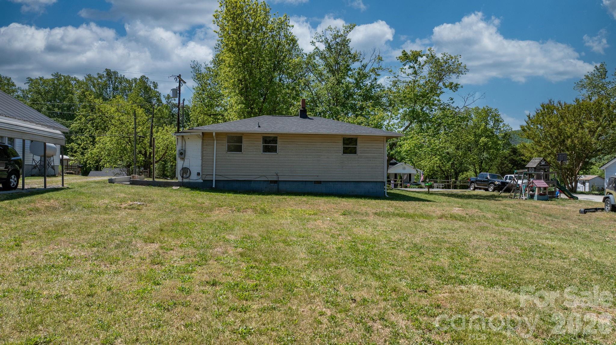 508 South Avenue SW — Valdese