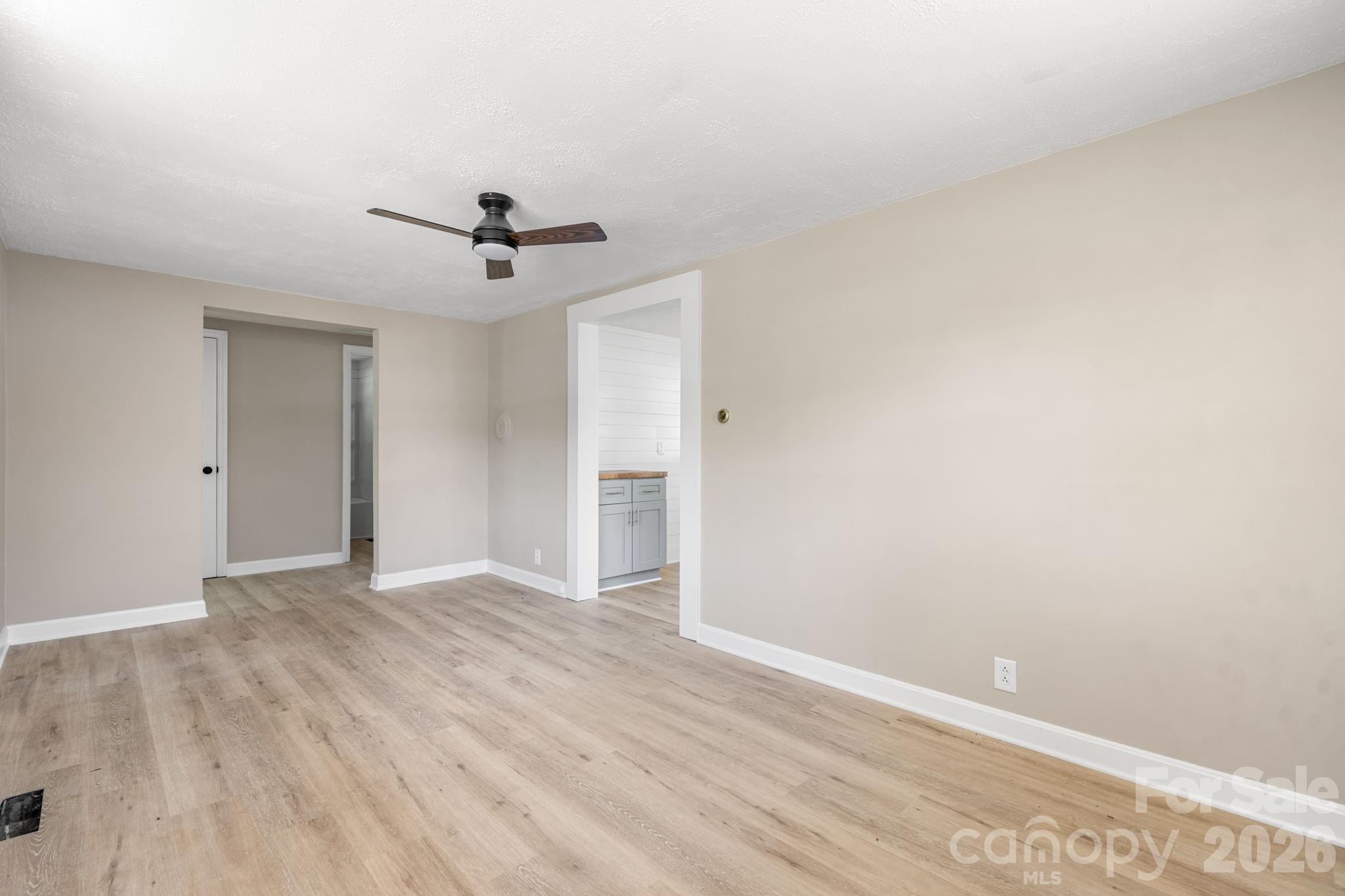 508 South Avenue SW — Valdese