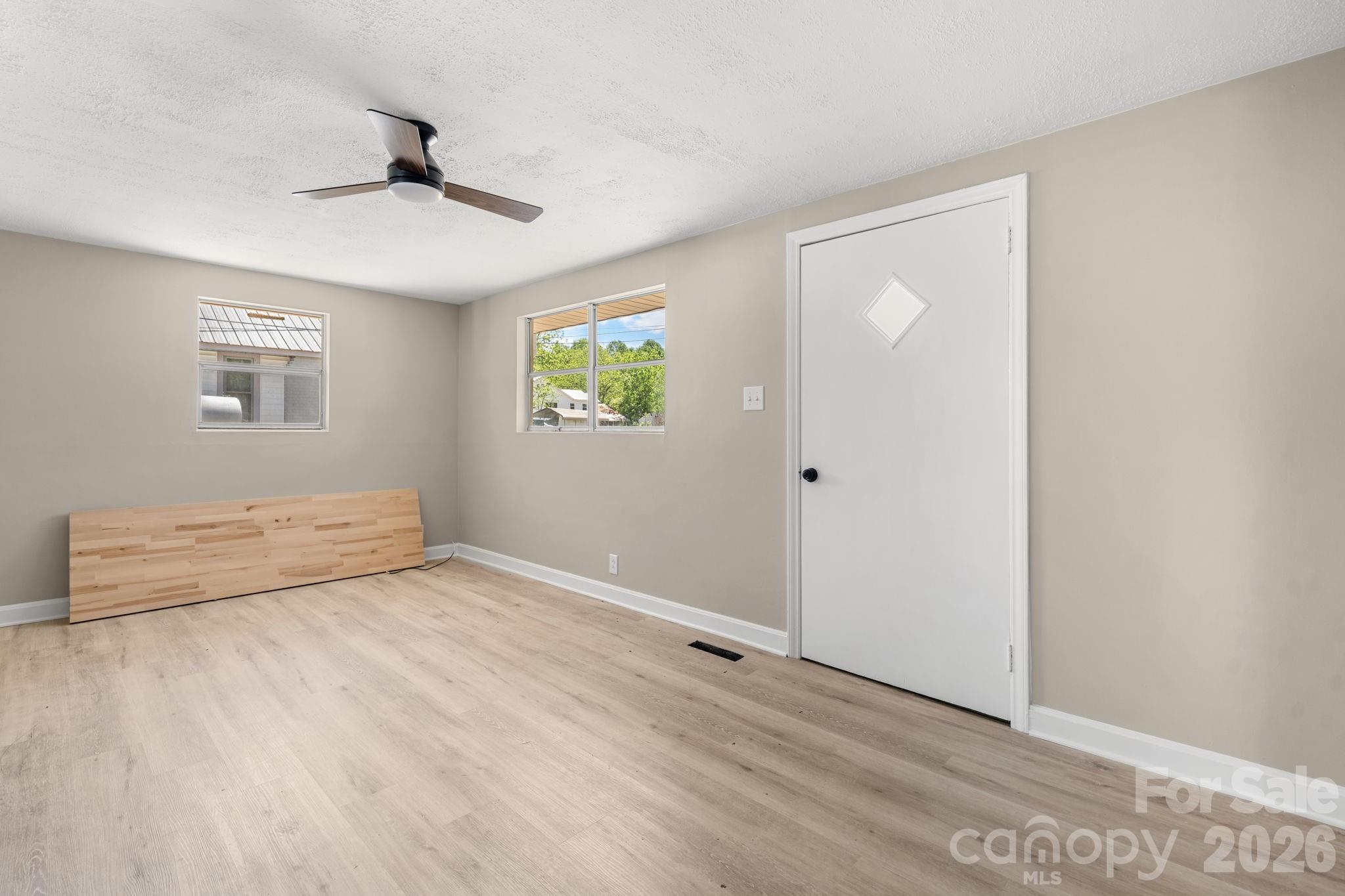 508 South Avenue SW — Valdese
