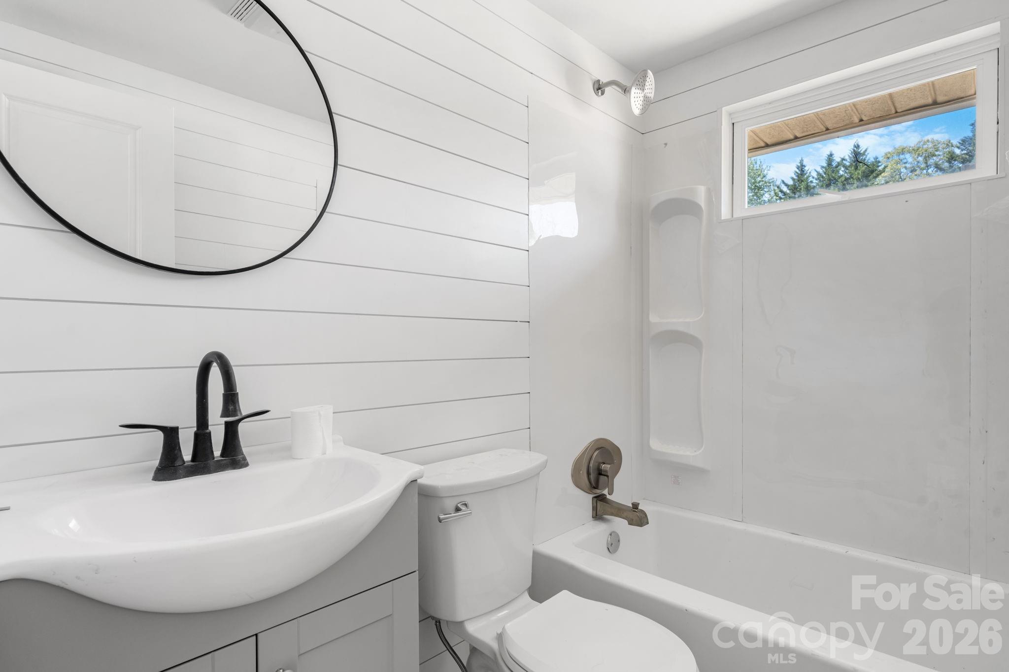508 South Avenue SW — Valdese