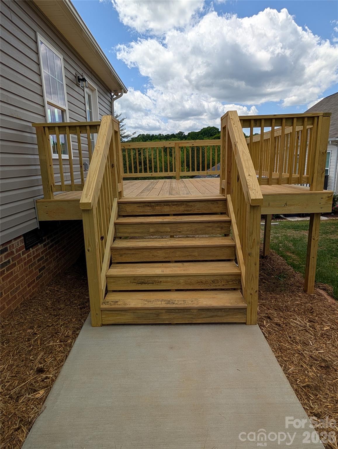 4184 Saltwood Drive — Hickory