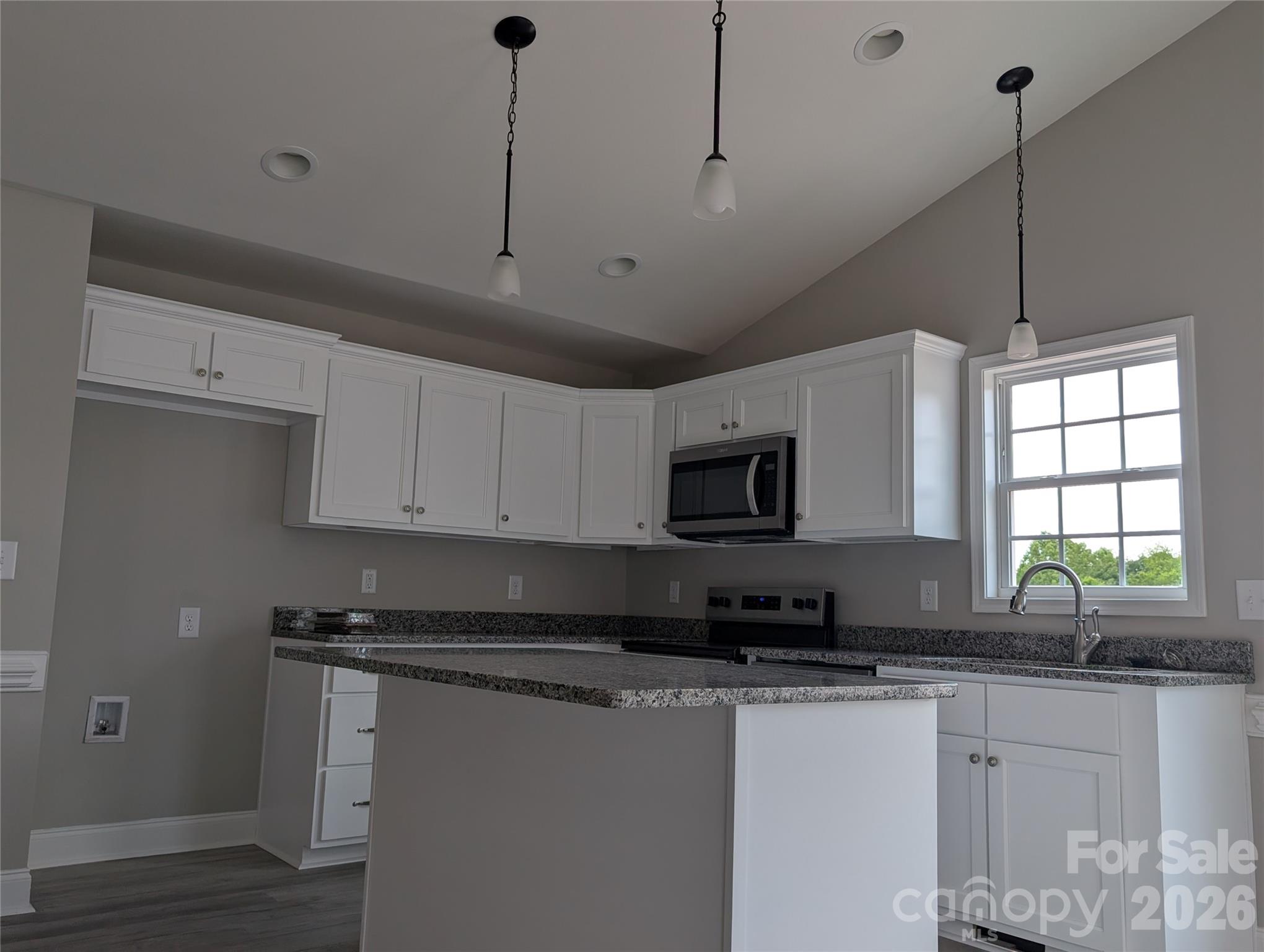 4184 Saltwood Drive — Hickory
