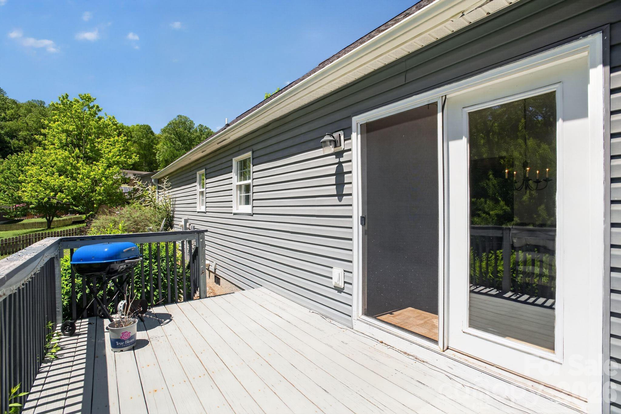67 Beechwood Drive — Hendersonville