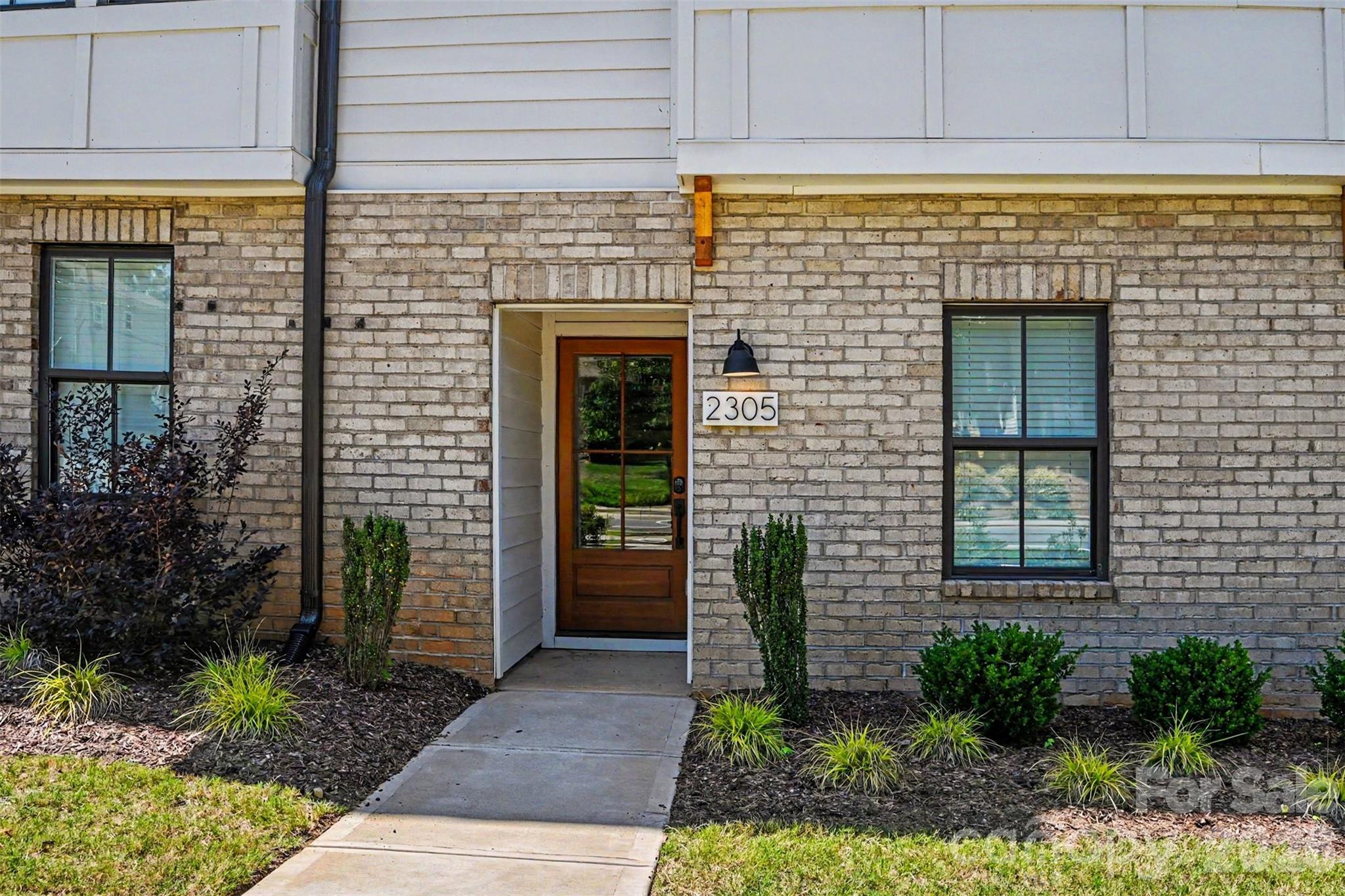 2305 Rozzelles Ferry Road — Charlotte