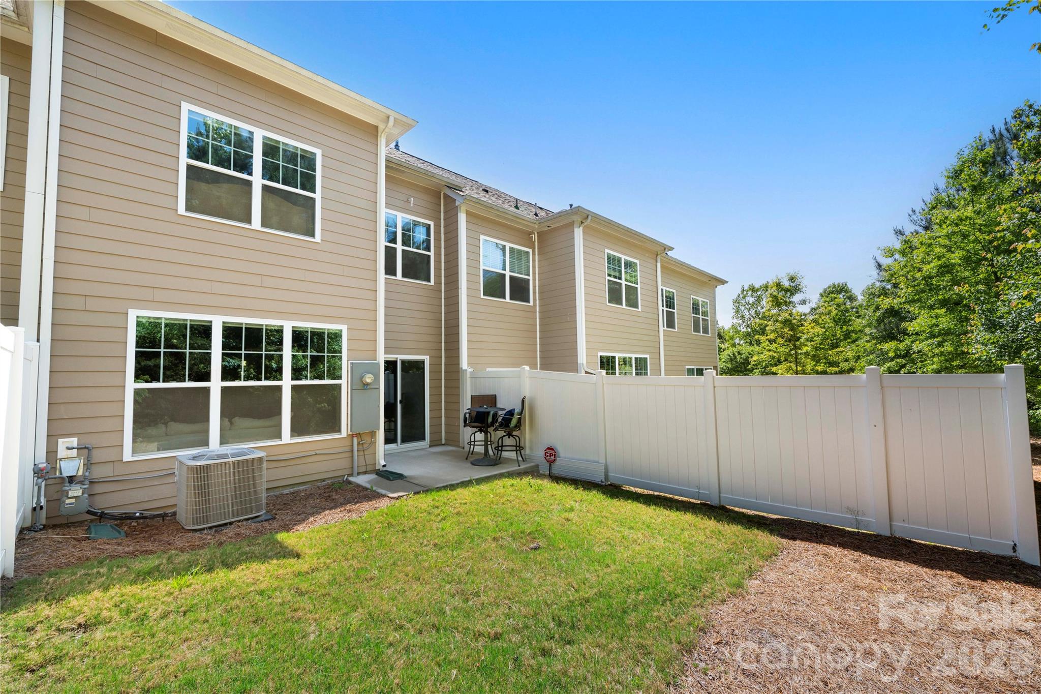 8723 Harris Lake Lane — Charlotte