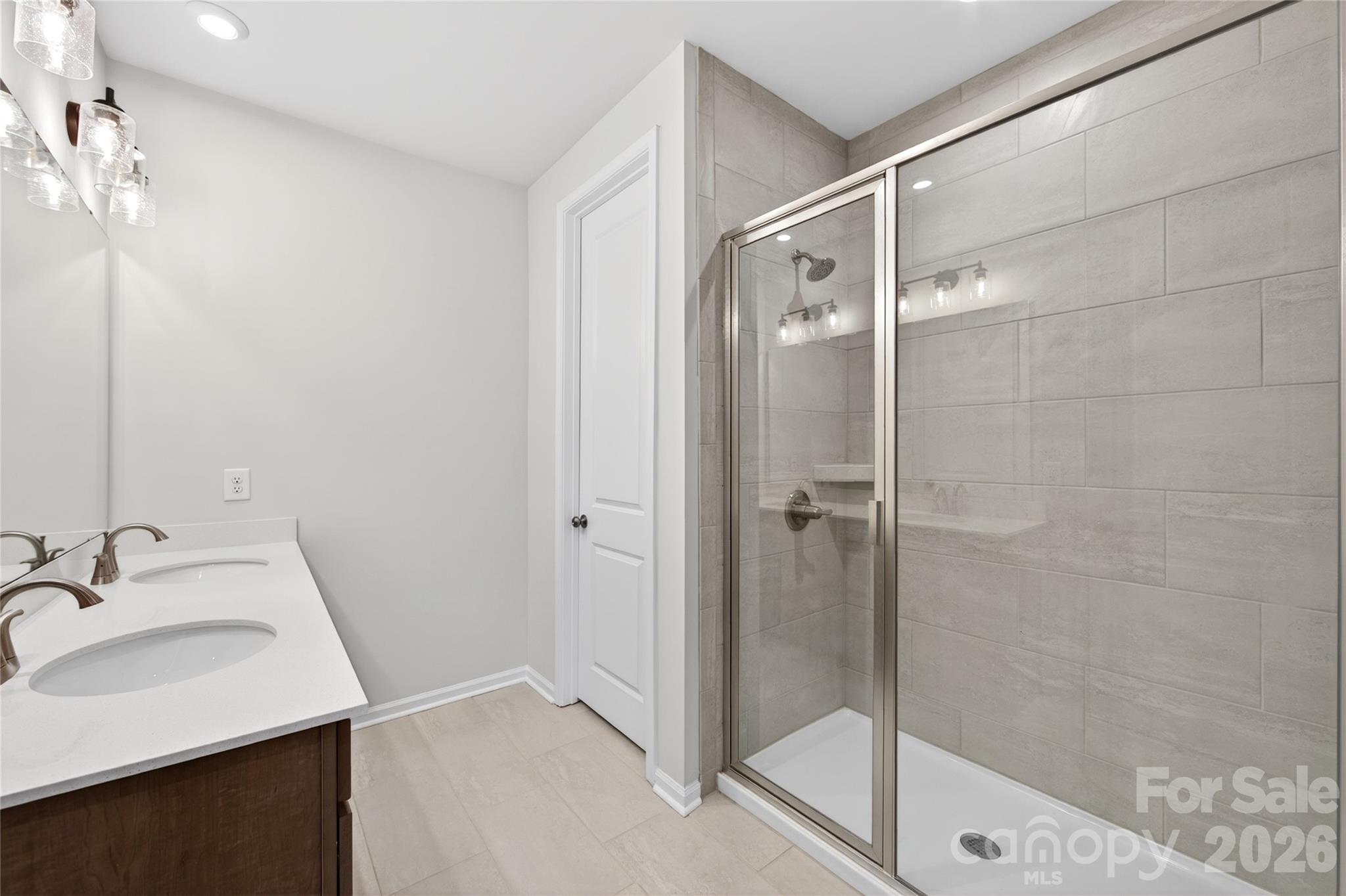 6025 Longar Lane — Charlotte