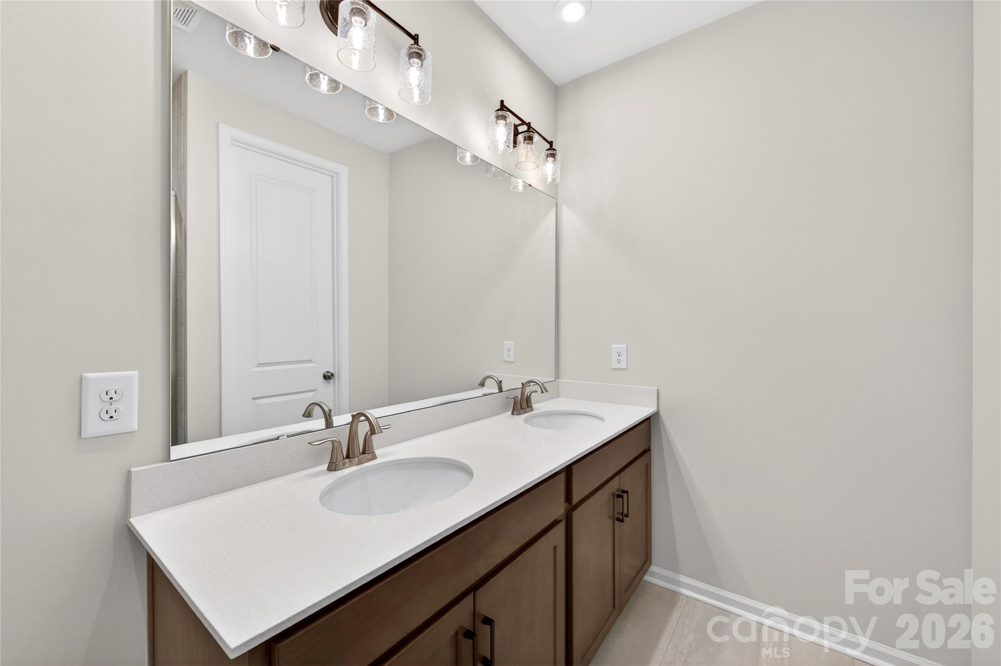 6025 Longar Lane — Charlotte
