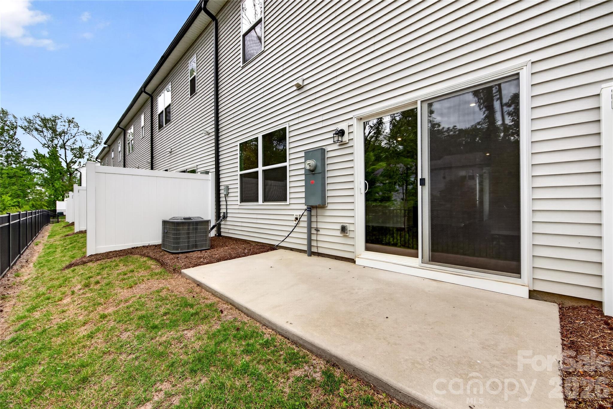 6025 Longar Lane — Charlotte
