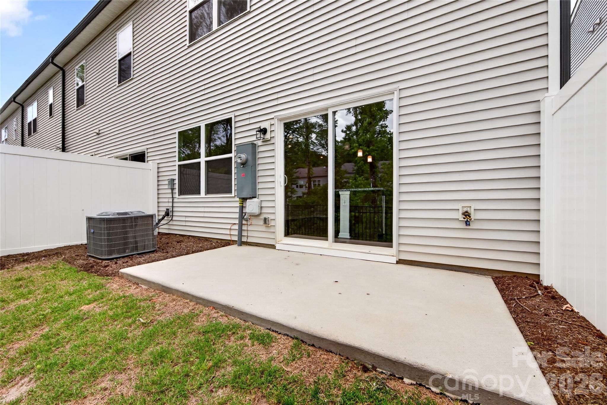 6021 Longar Lane — Charlotte