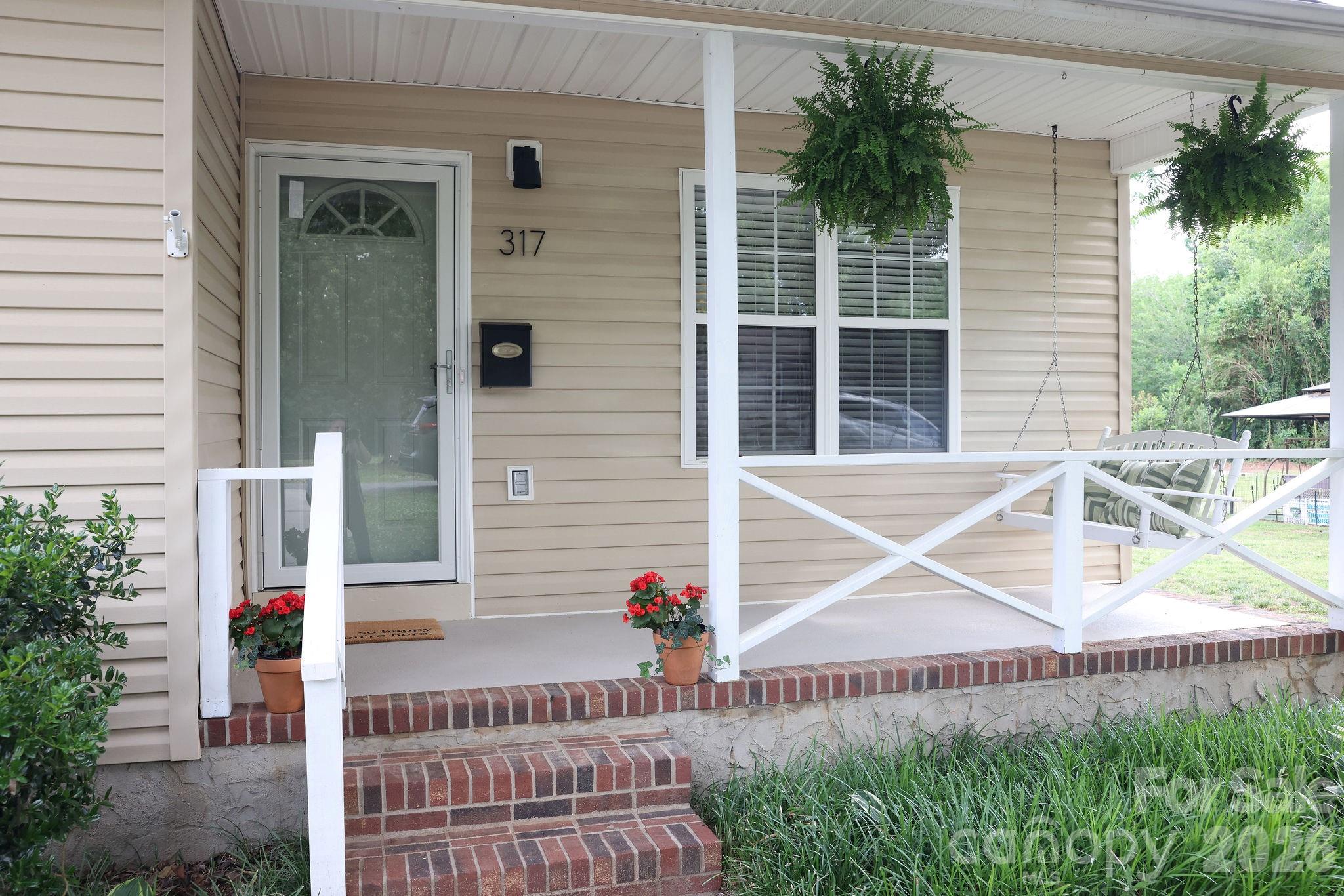 317 Devine Avenue — Belmont