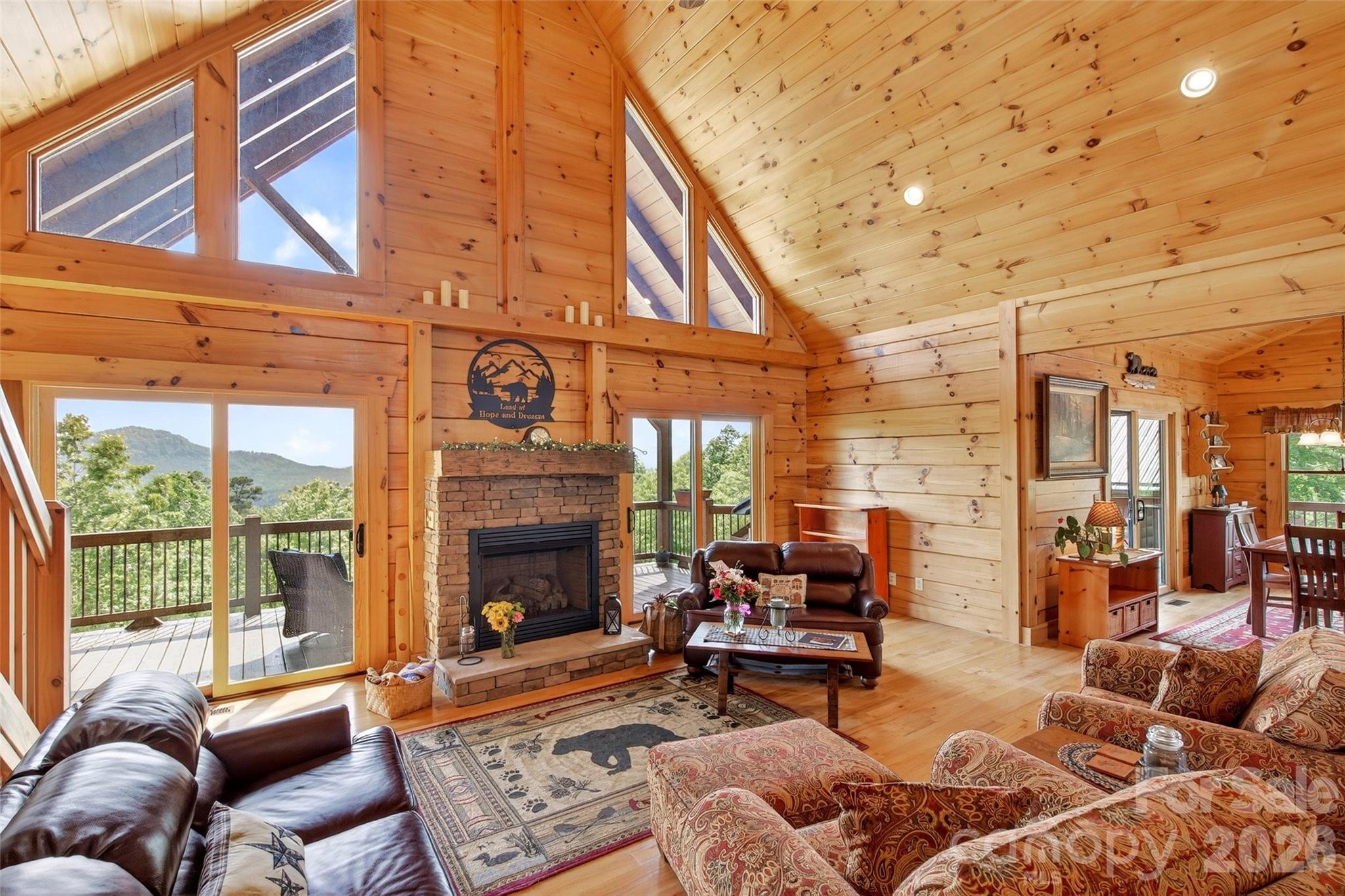217 Summit Drive — Nebo