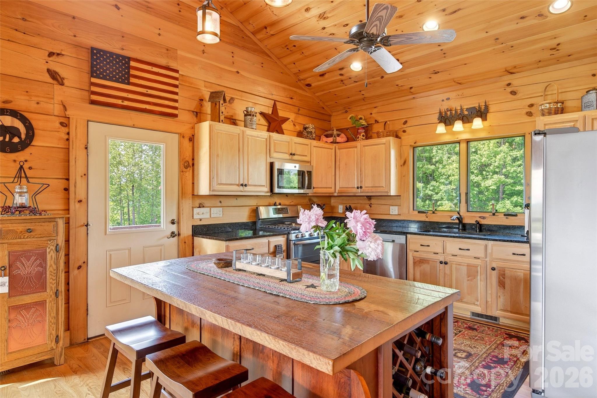 217 Summit Drive — Nebo