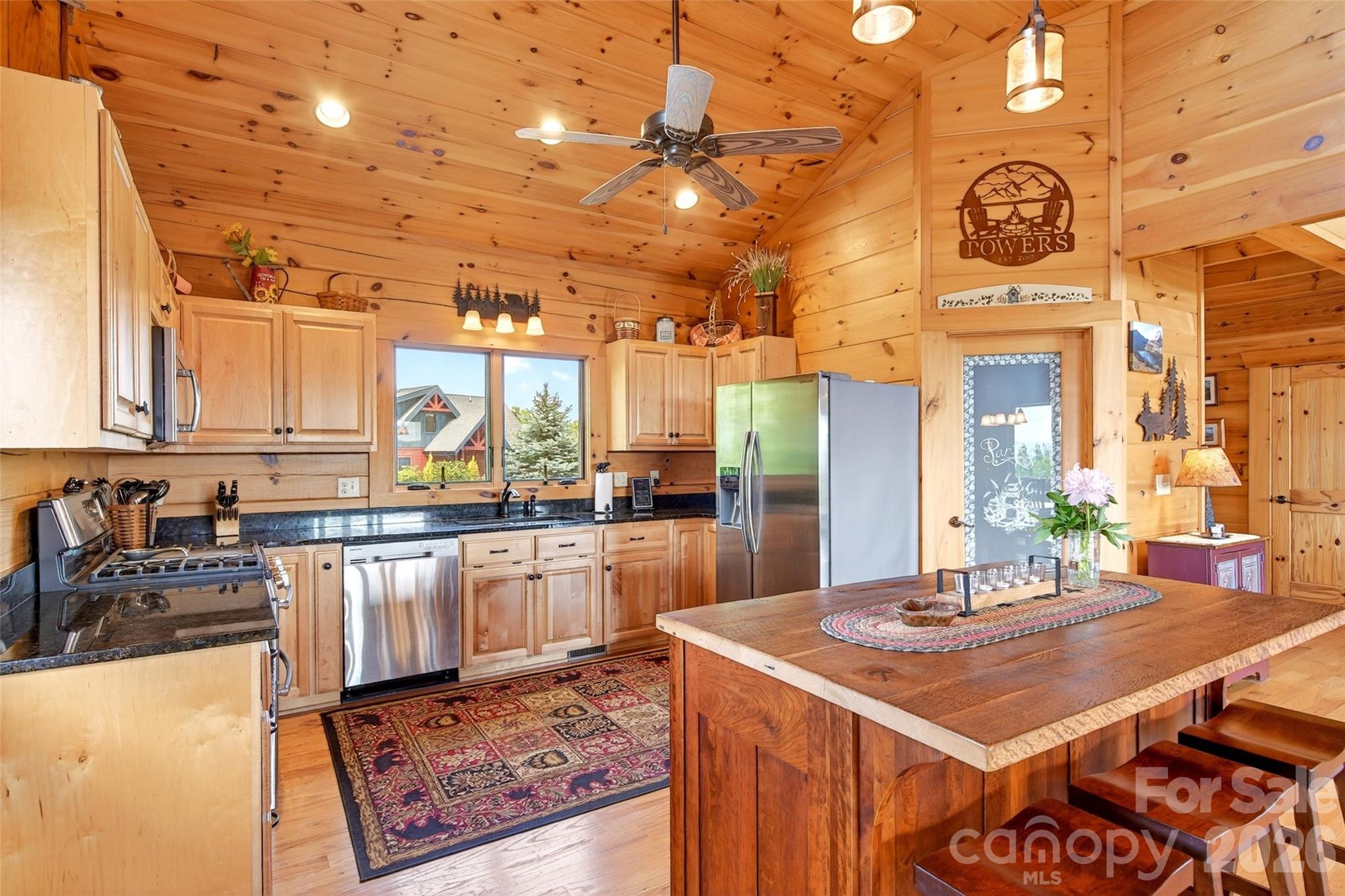 217 Summit Drive — Nebo