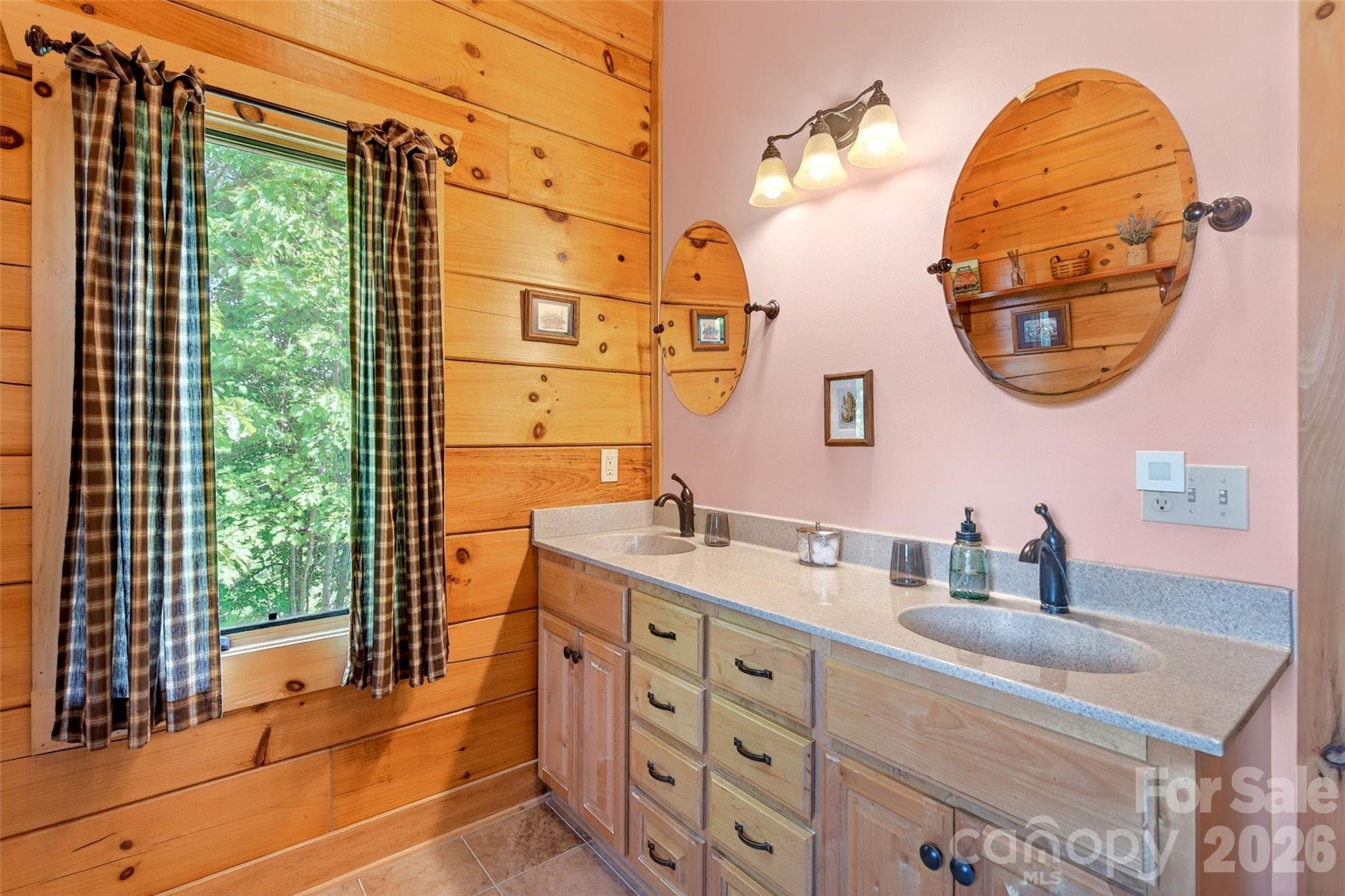 217 Summit Drive — Nebo