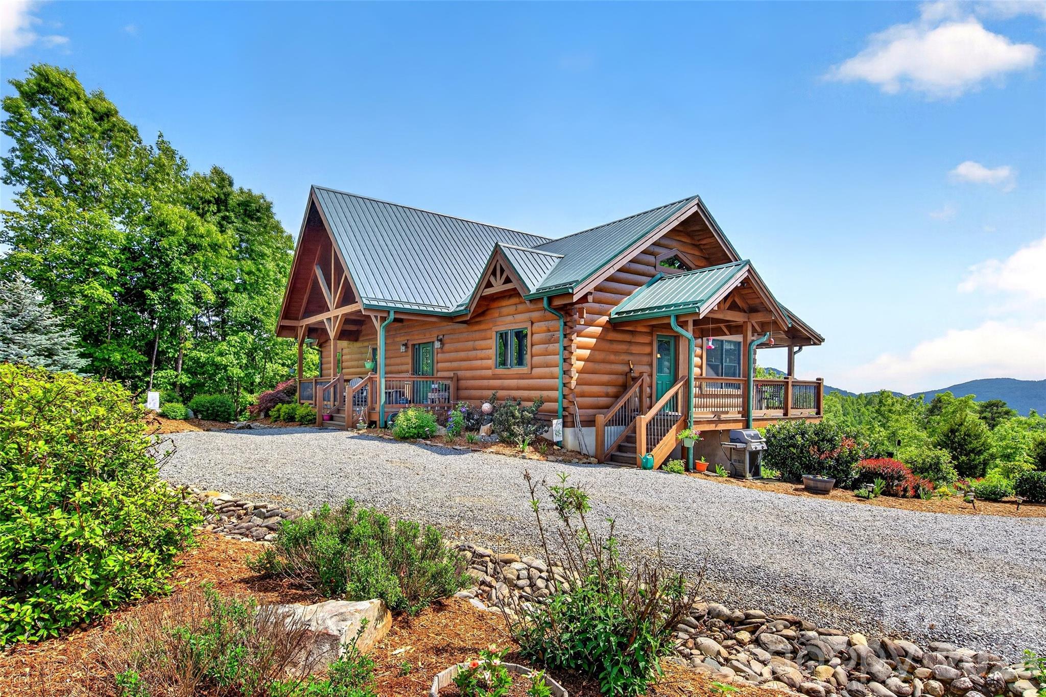 217 Summit Drive — Nebo