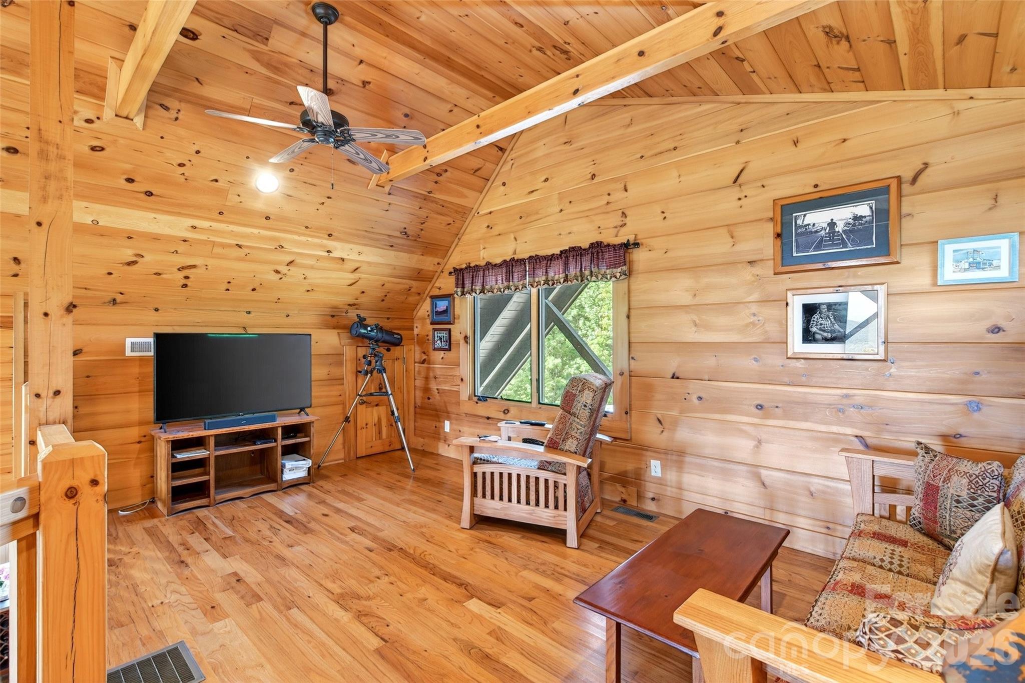 217 Summit Drive — Nebo