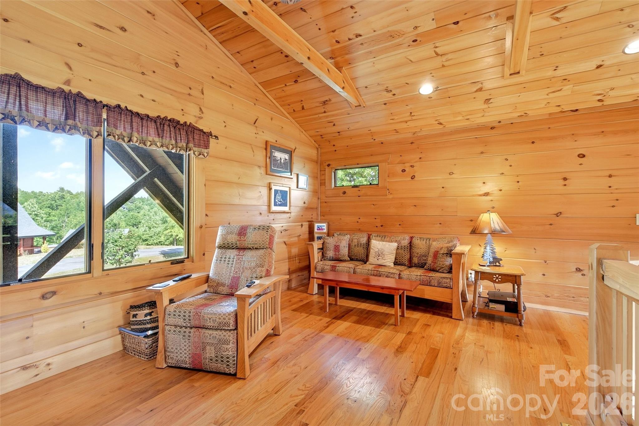 217 Summit Drive — Nebo
