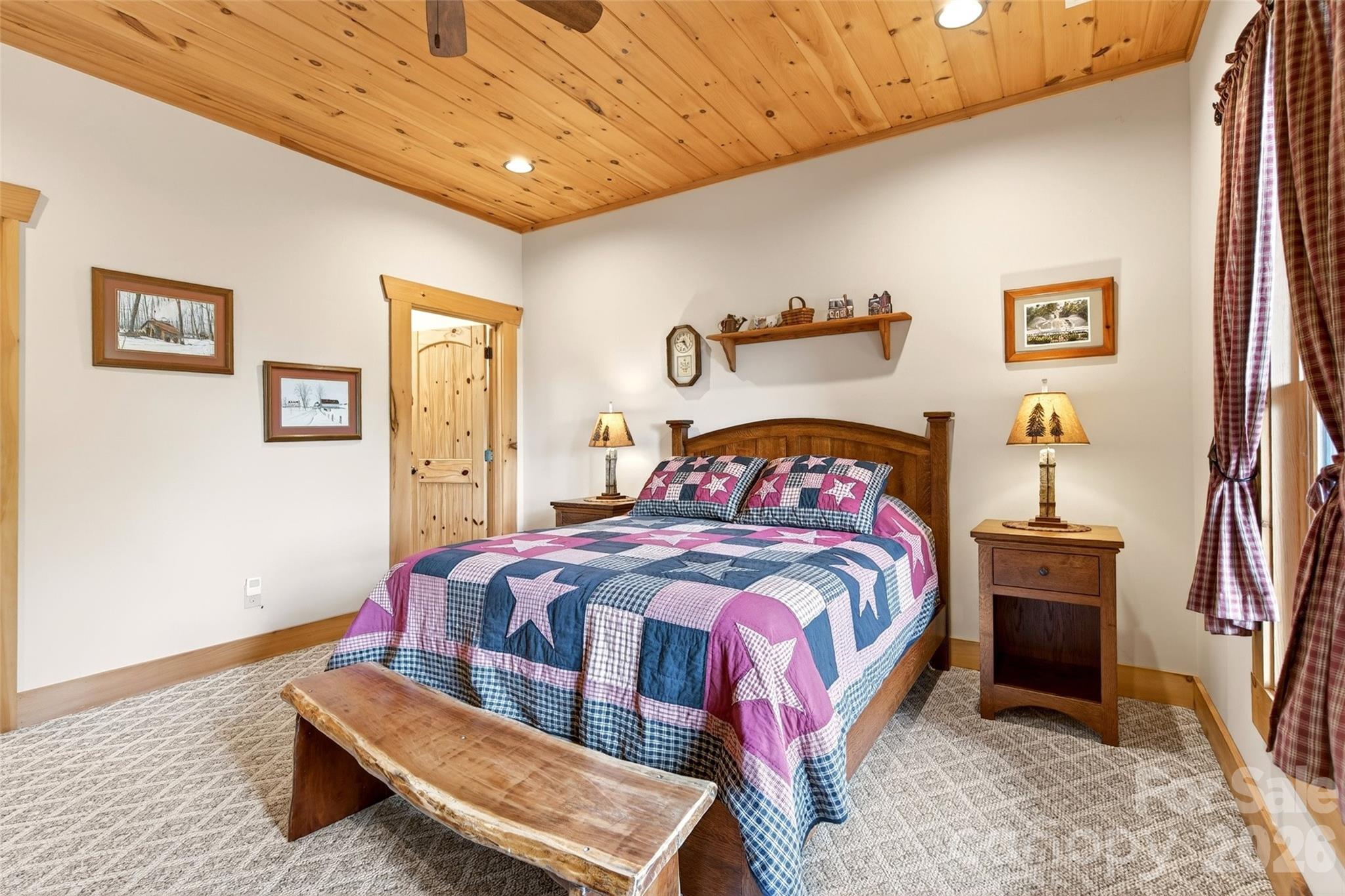 217 Summit Drive — Nebo