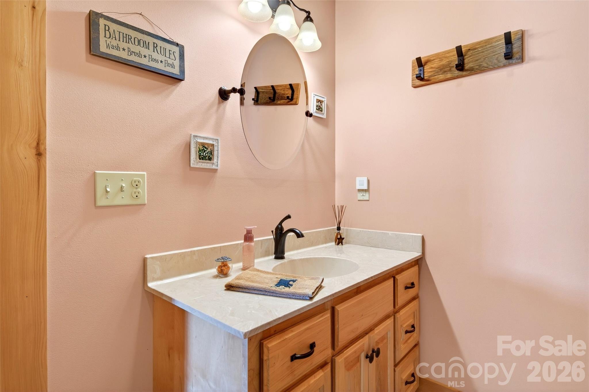 217 Summit Drive — Nebo